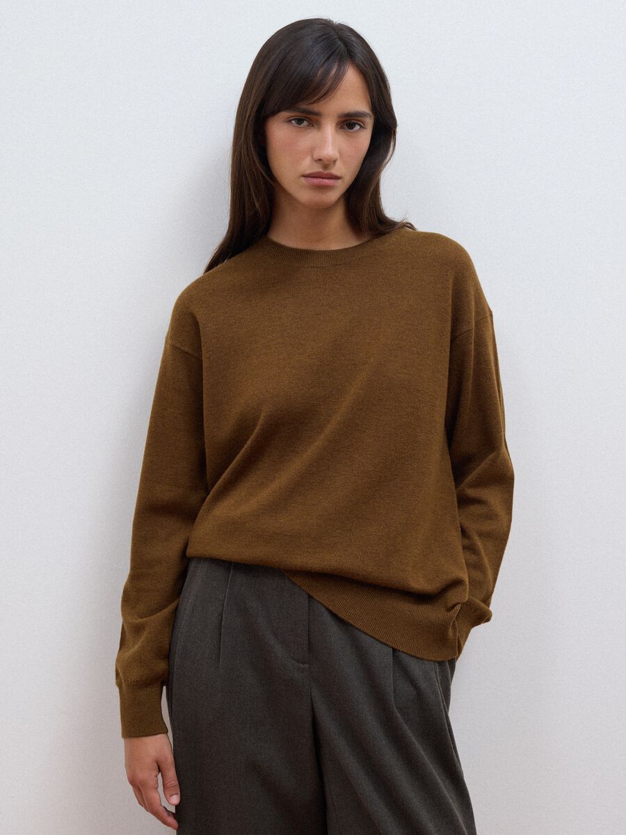 Brown pure wool crew-neck jumper in oversized fit_0