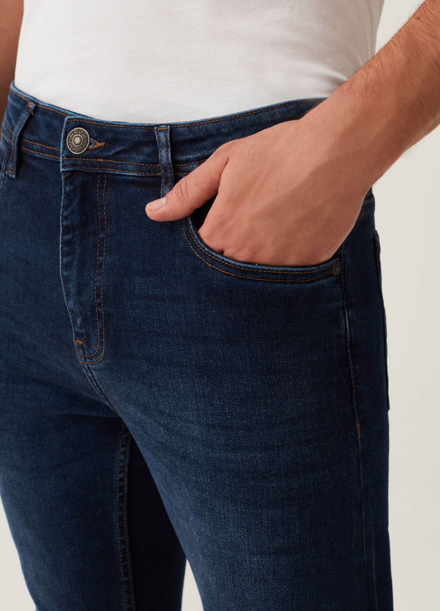 Jeans skinny fit con scoloriture_3