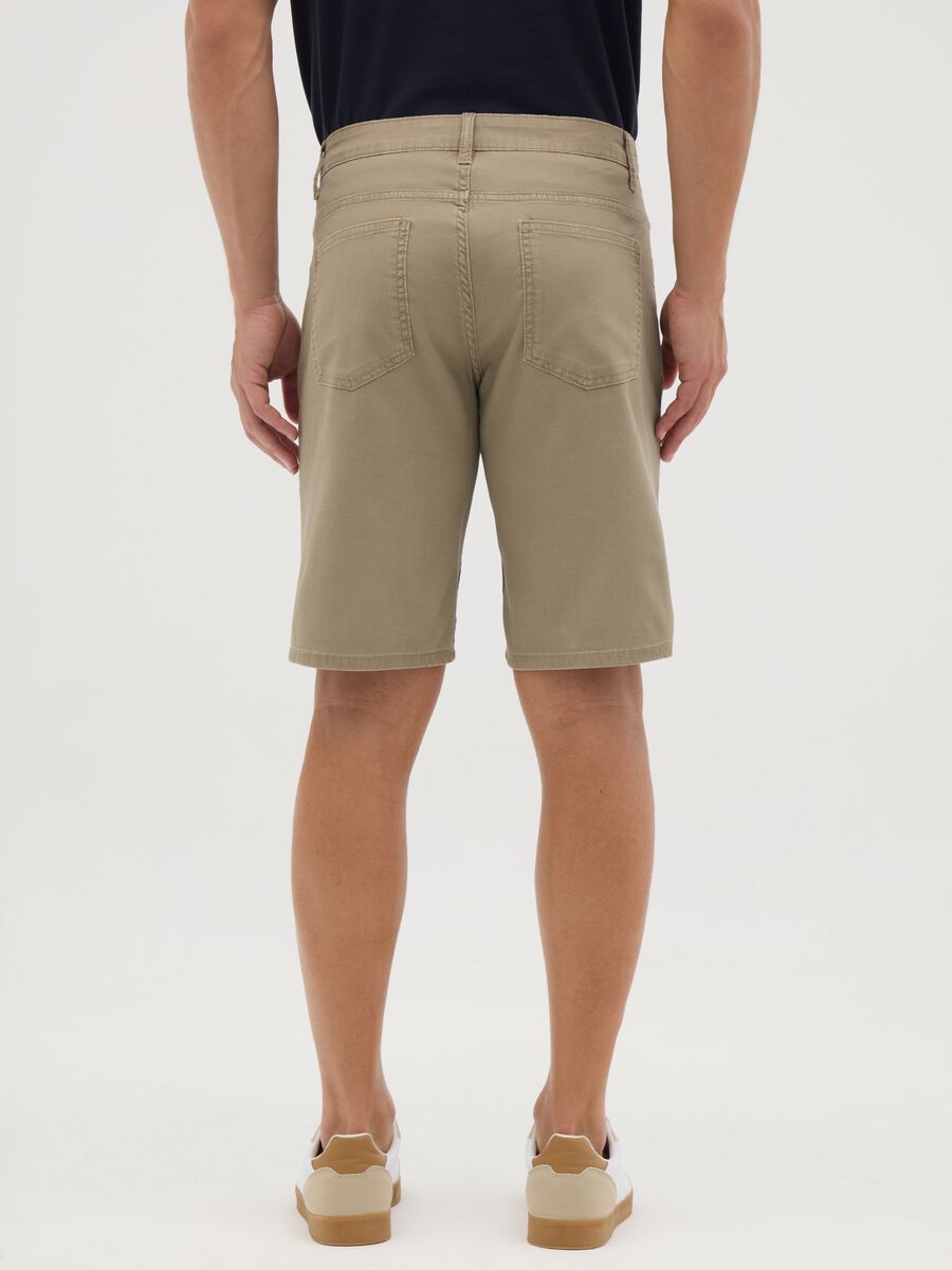 Men's beige regular fit stretch cotton shorts_3