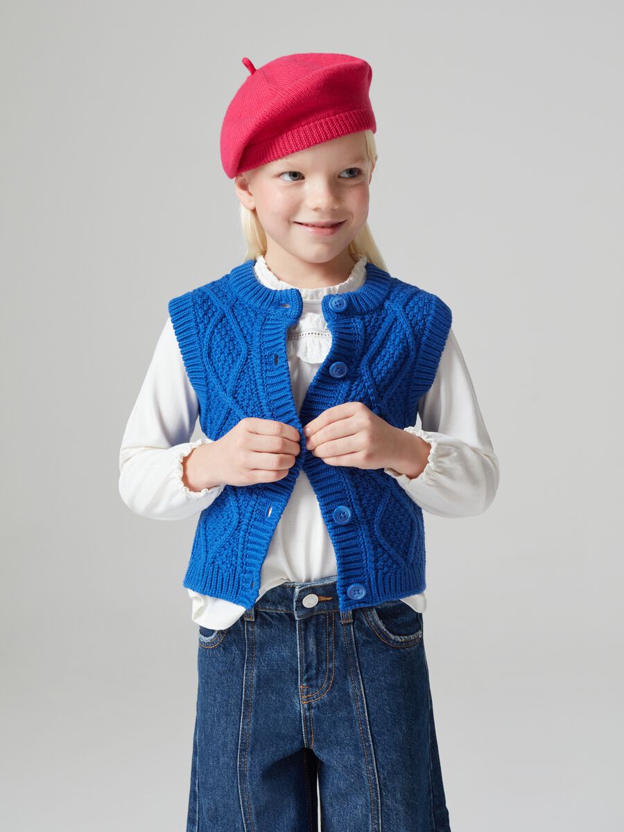 Cardigan smanicato in maglia_0