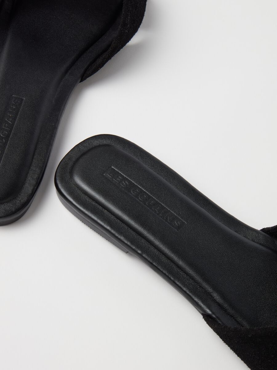Flat open sandals in suede_2