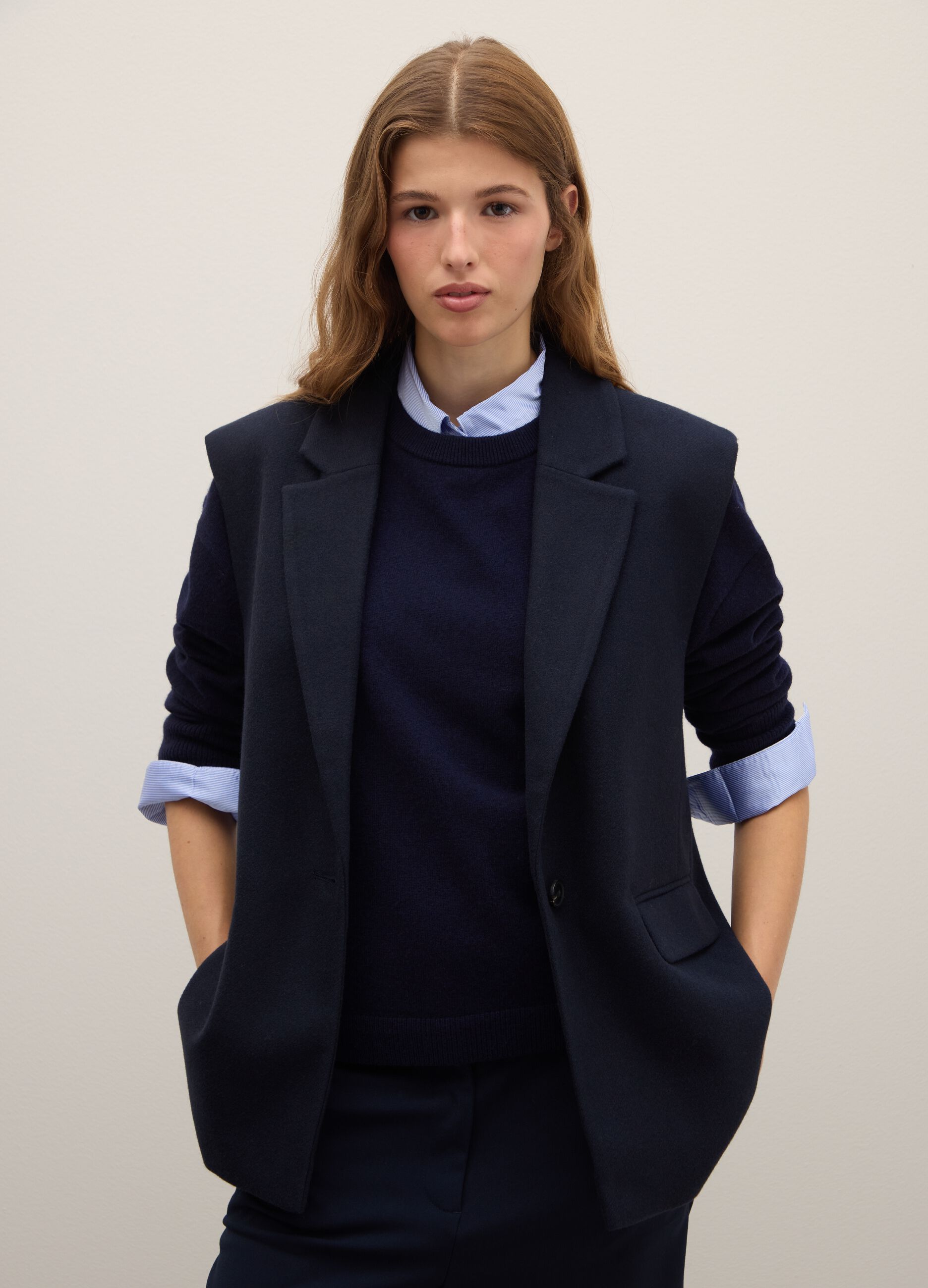 Regular fit blue waistcoat with button