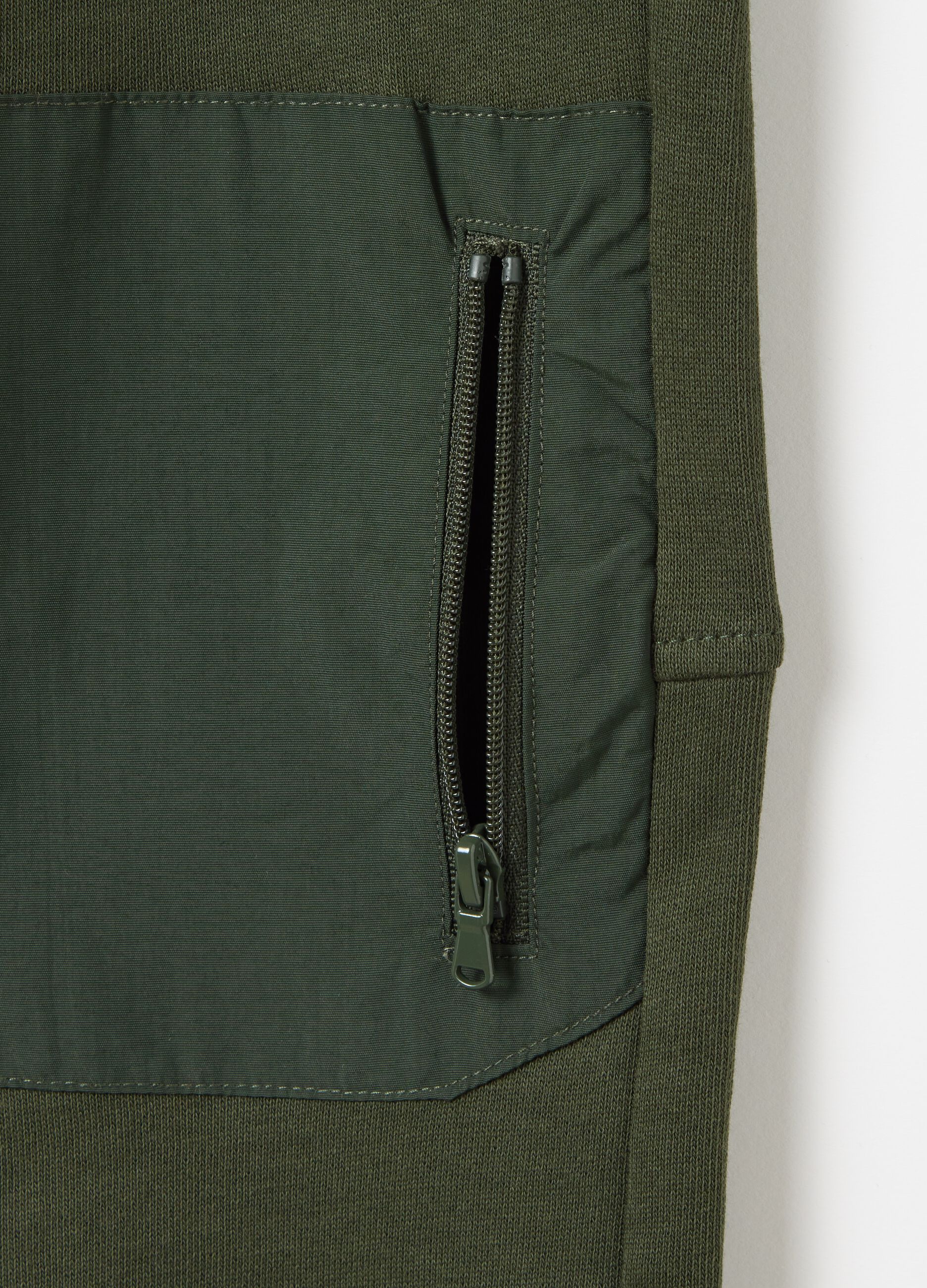 Fleece joggers with drawstring and pocket with zip