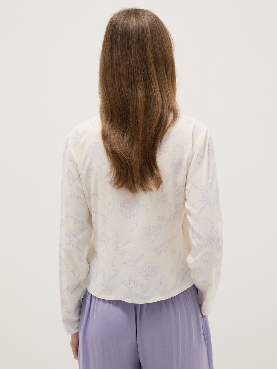 White V-neck pure viscose top regular fit_2