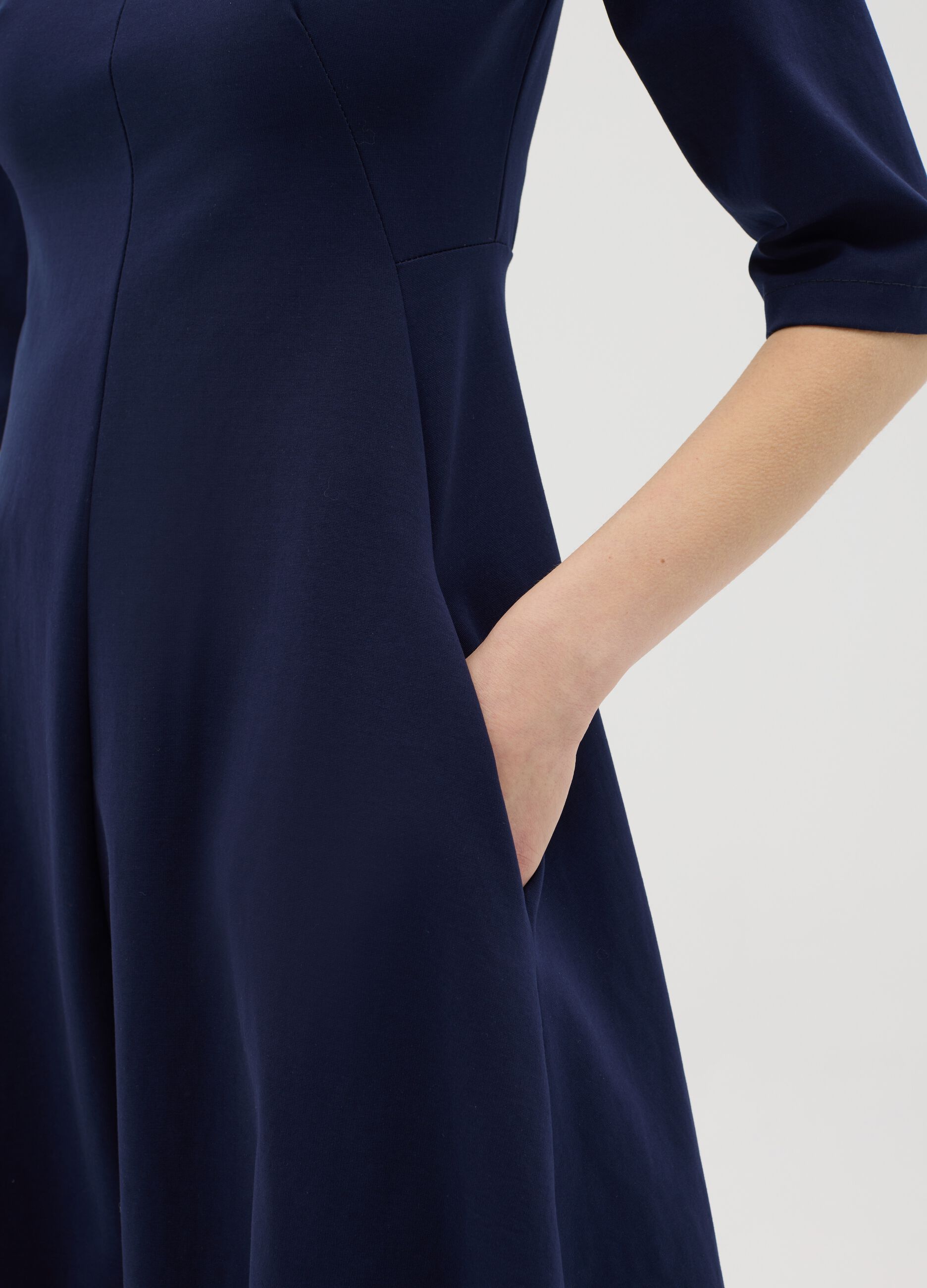 Vestito midi blu con tasche