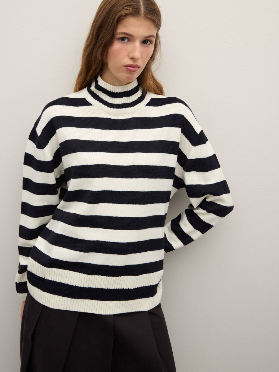Multicolour striped high-neck oversized jumper_3