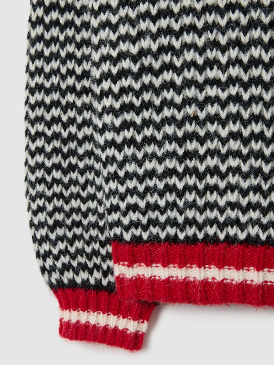 Multicolour striped regular fit sweater_5