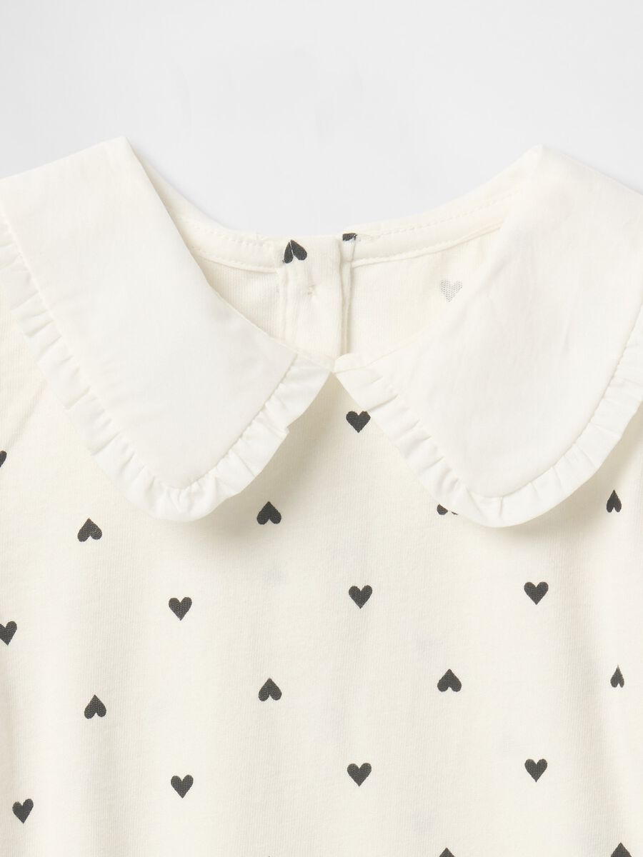 White heart t-shirt for girls with decorative collar in cotton_2