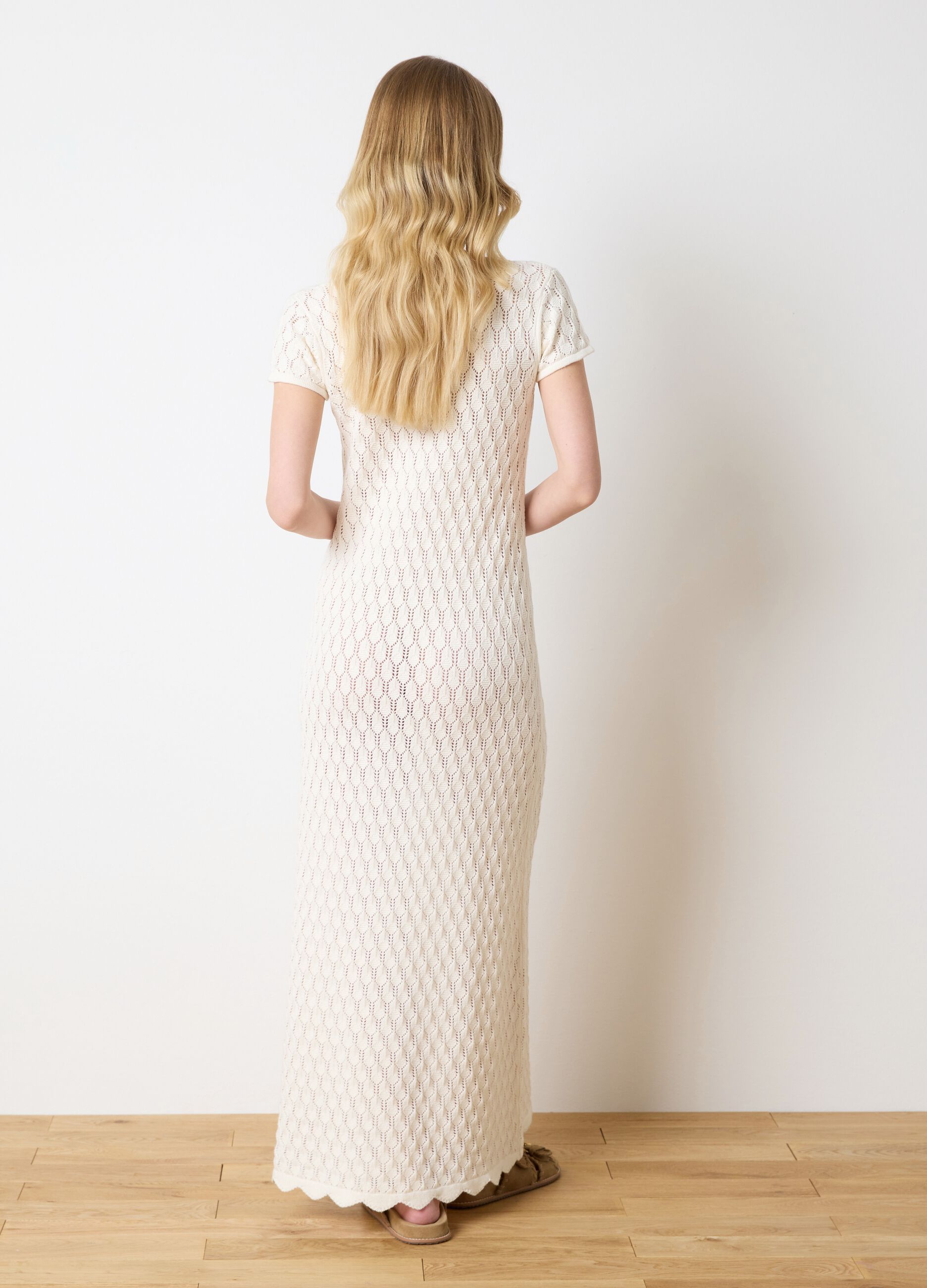 Vestito lungo crochet a maniche corte