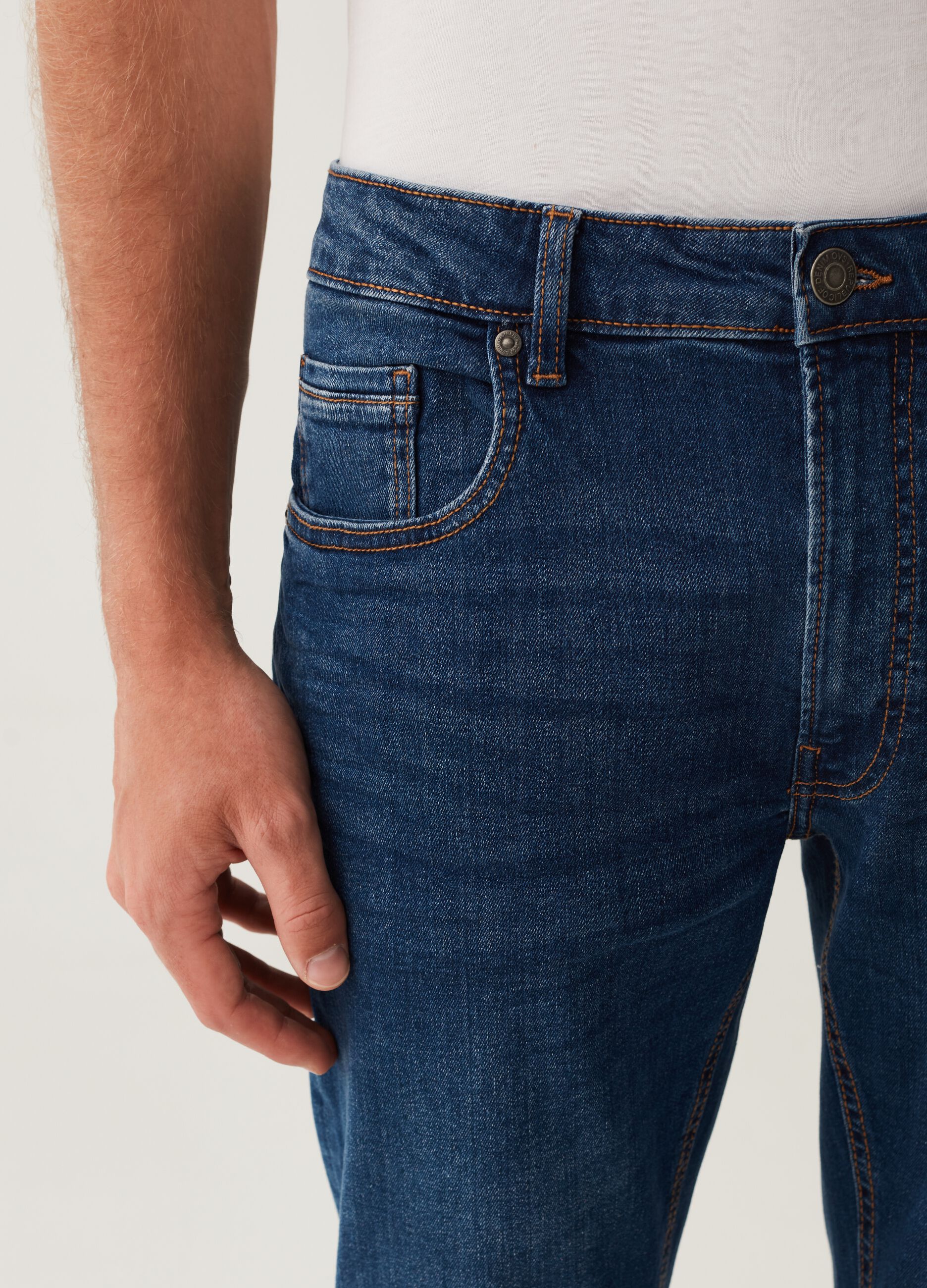 Jeans slim fit stretch con scoloriture_3