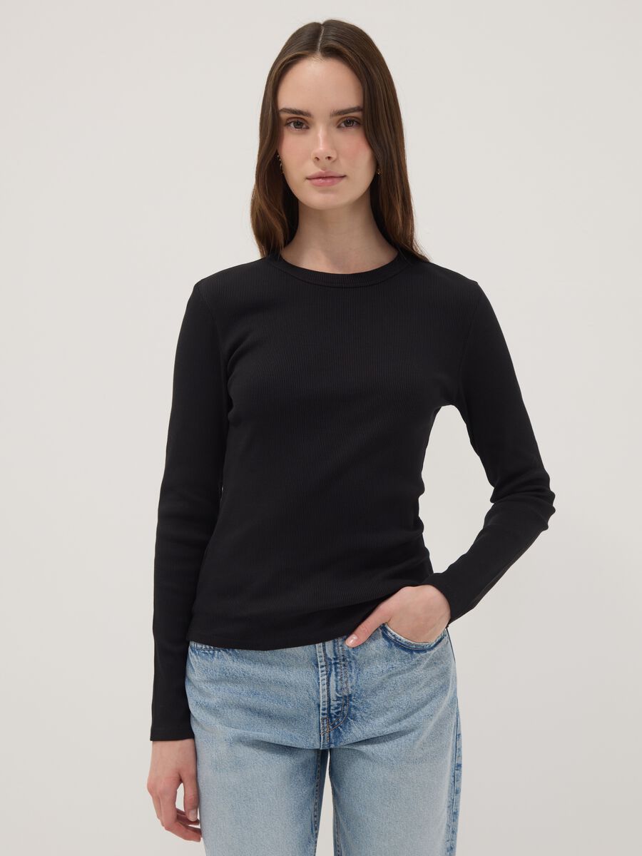 T-shirt nera a maniche lunghe in puro cotone_0