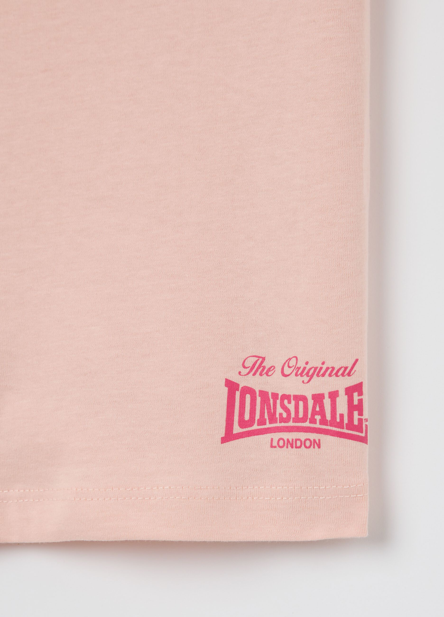 Pink T-shirt with short sleeves