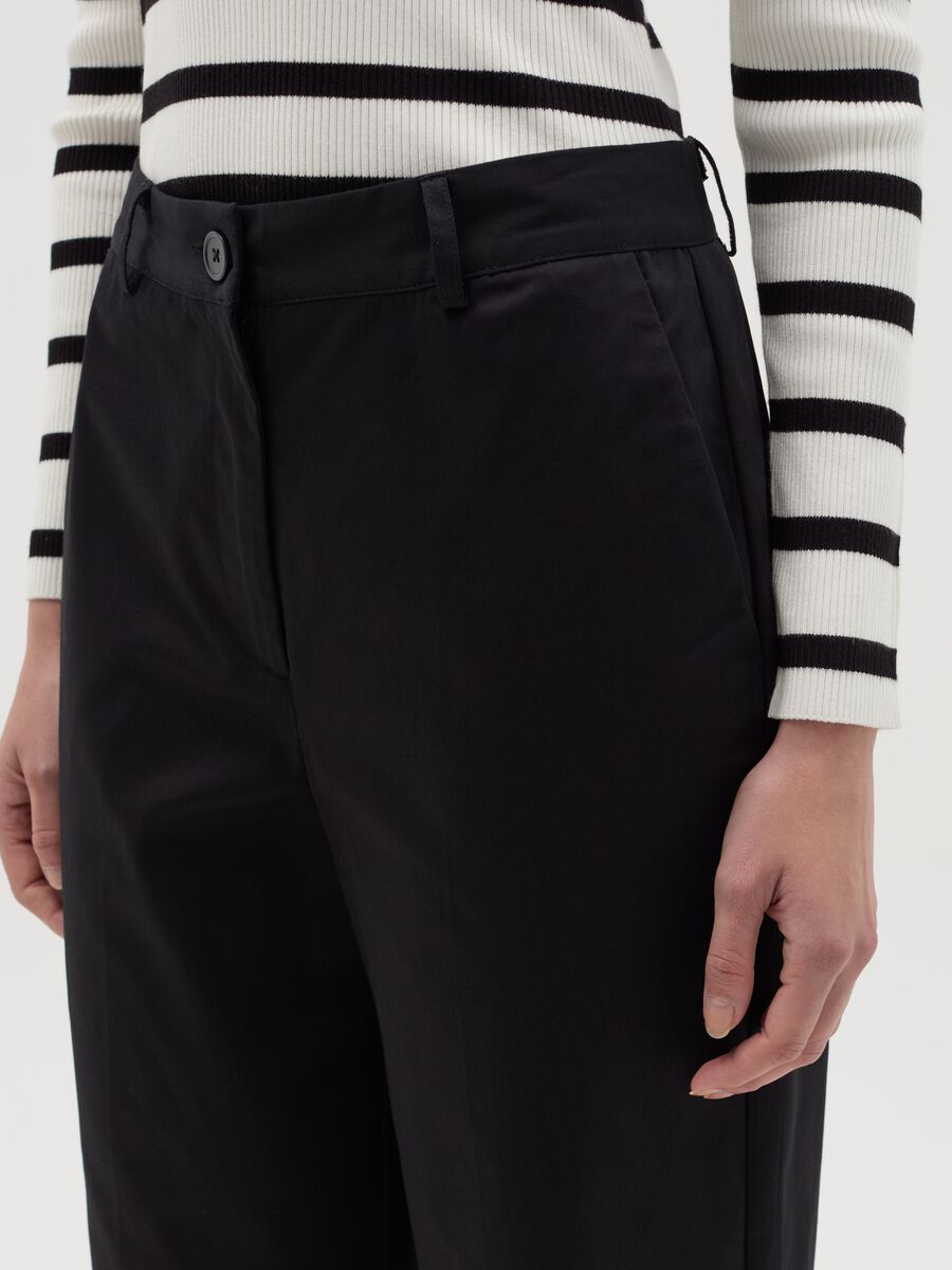 Wide-leg chino trousers_3