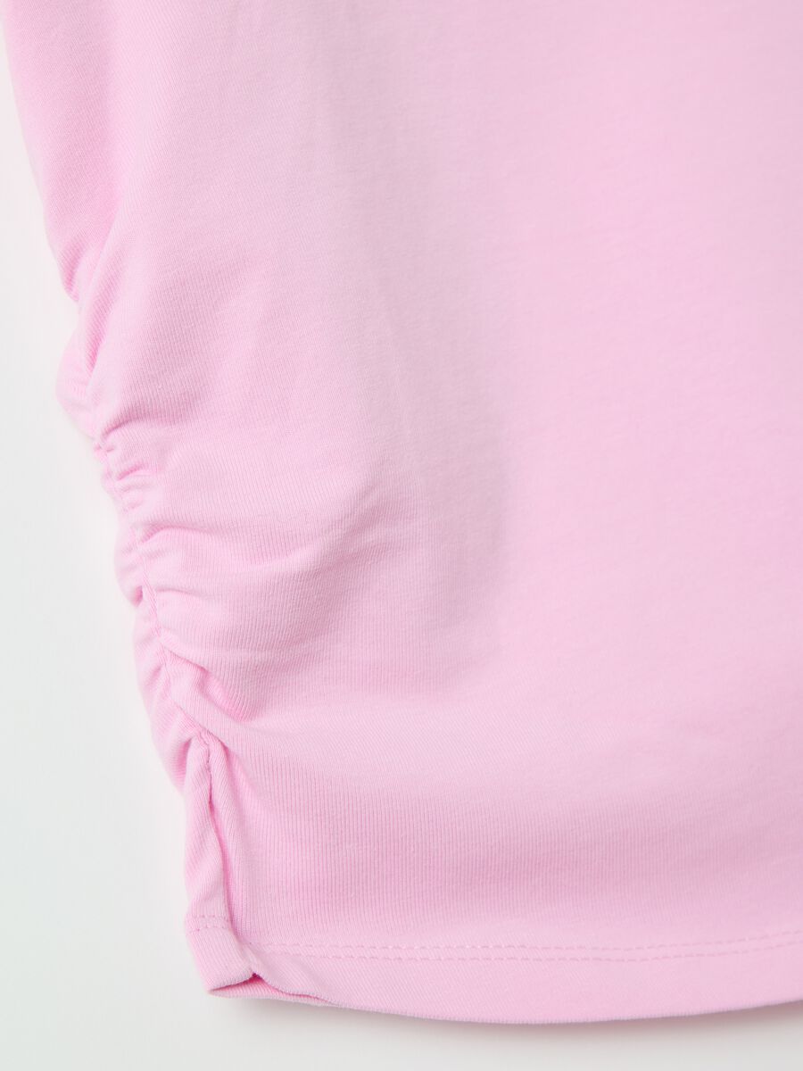 Pink slim-fit T-shirt with gathering on the side_5