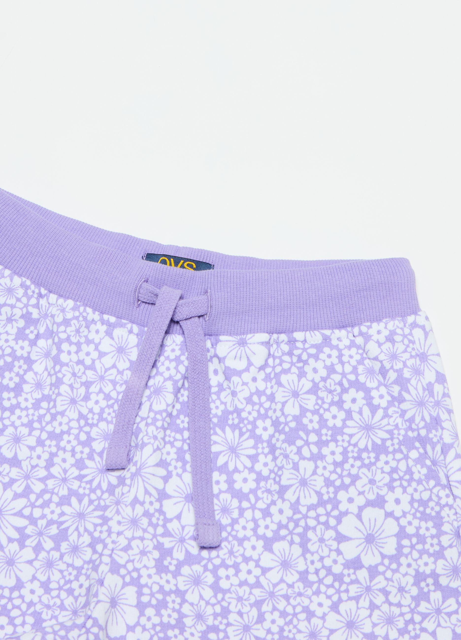 Shorts with drawstring and small flowers print