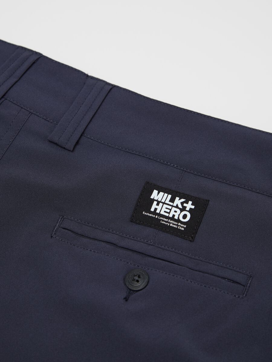Shorts da uomo in tessuto elasticizzato blu regular fit_5