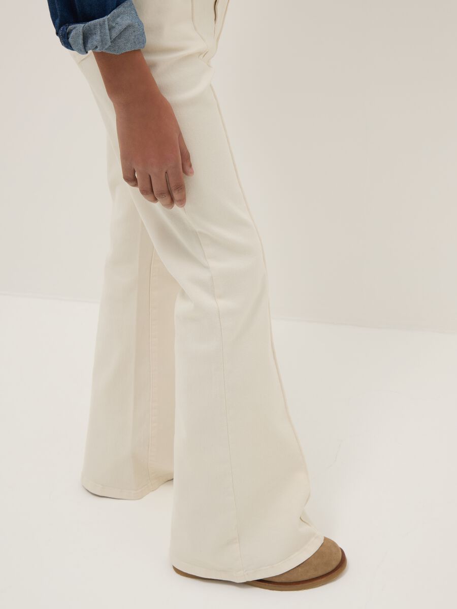 Beige stretch cotton flared trousers for girls_2