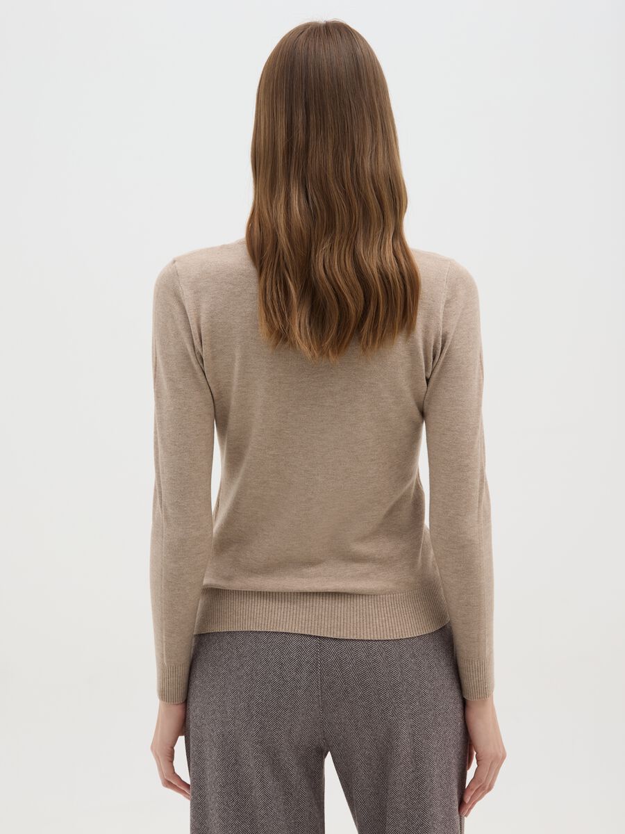 Maglia beige regular fit con scollo rotondo_2