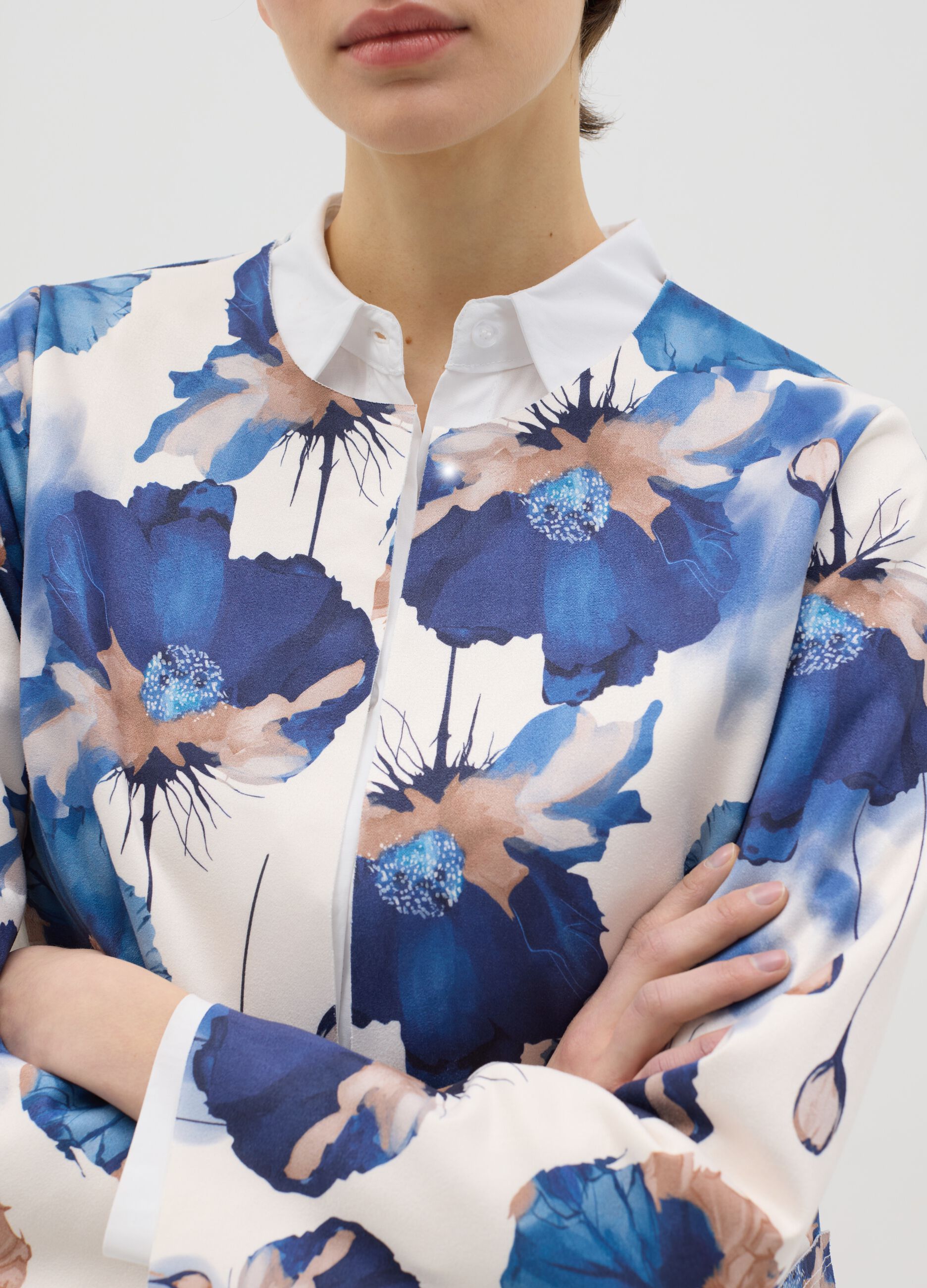 Long white and blue open jacket with flowers
