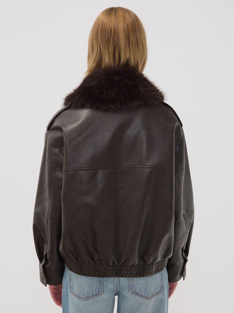 Parka marrone in misto viscosa con colletto a contrasto_3