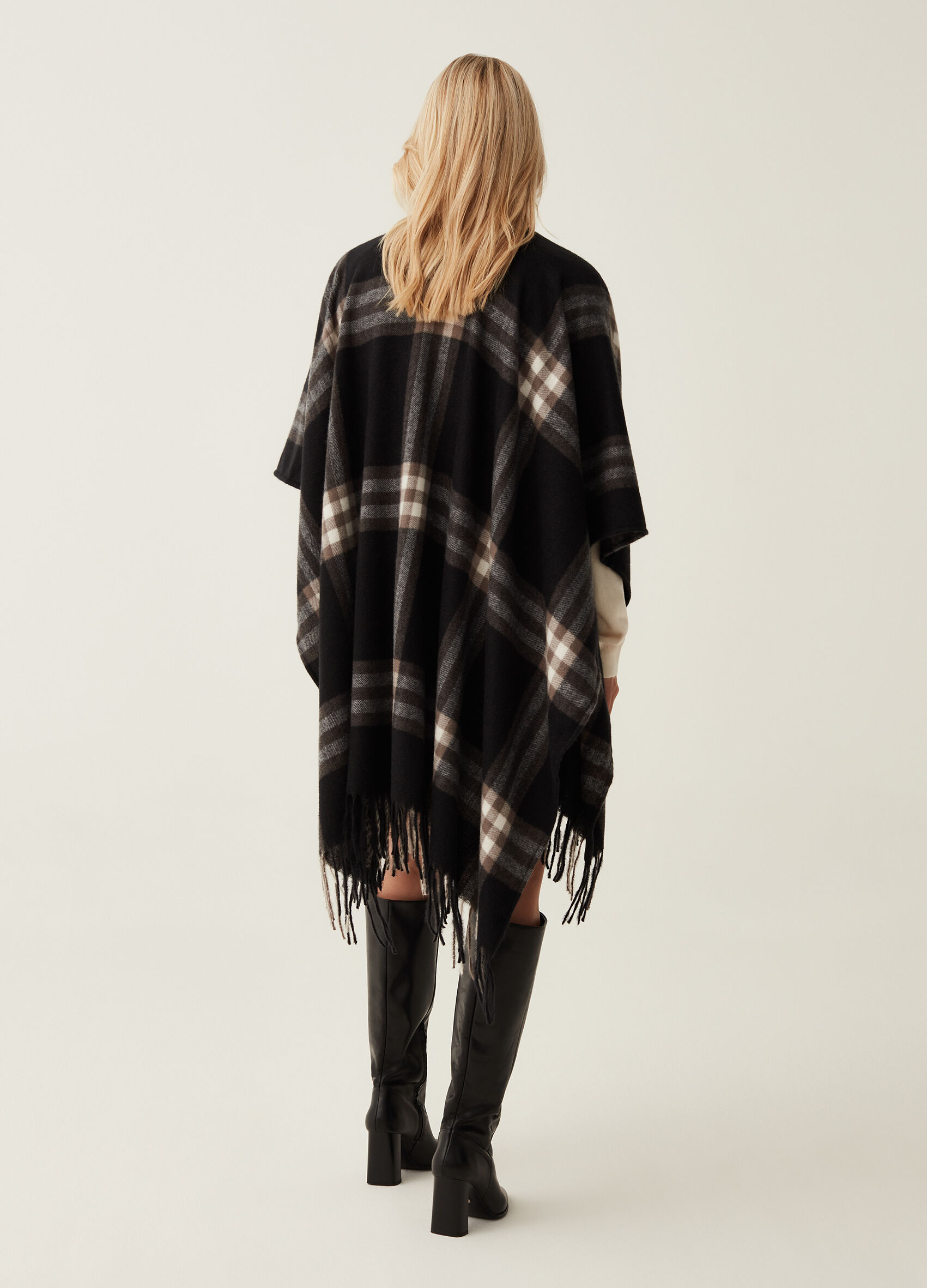 Poncho check con frange_2