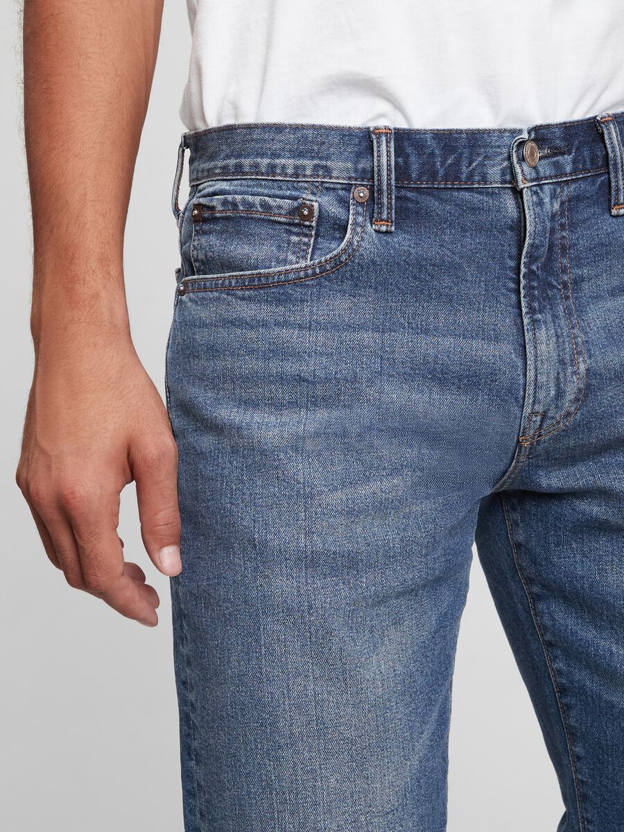 Straight-fit jeans with mid-rise waist_3