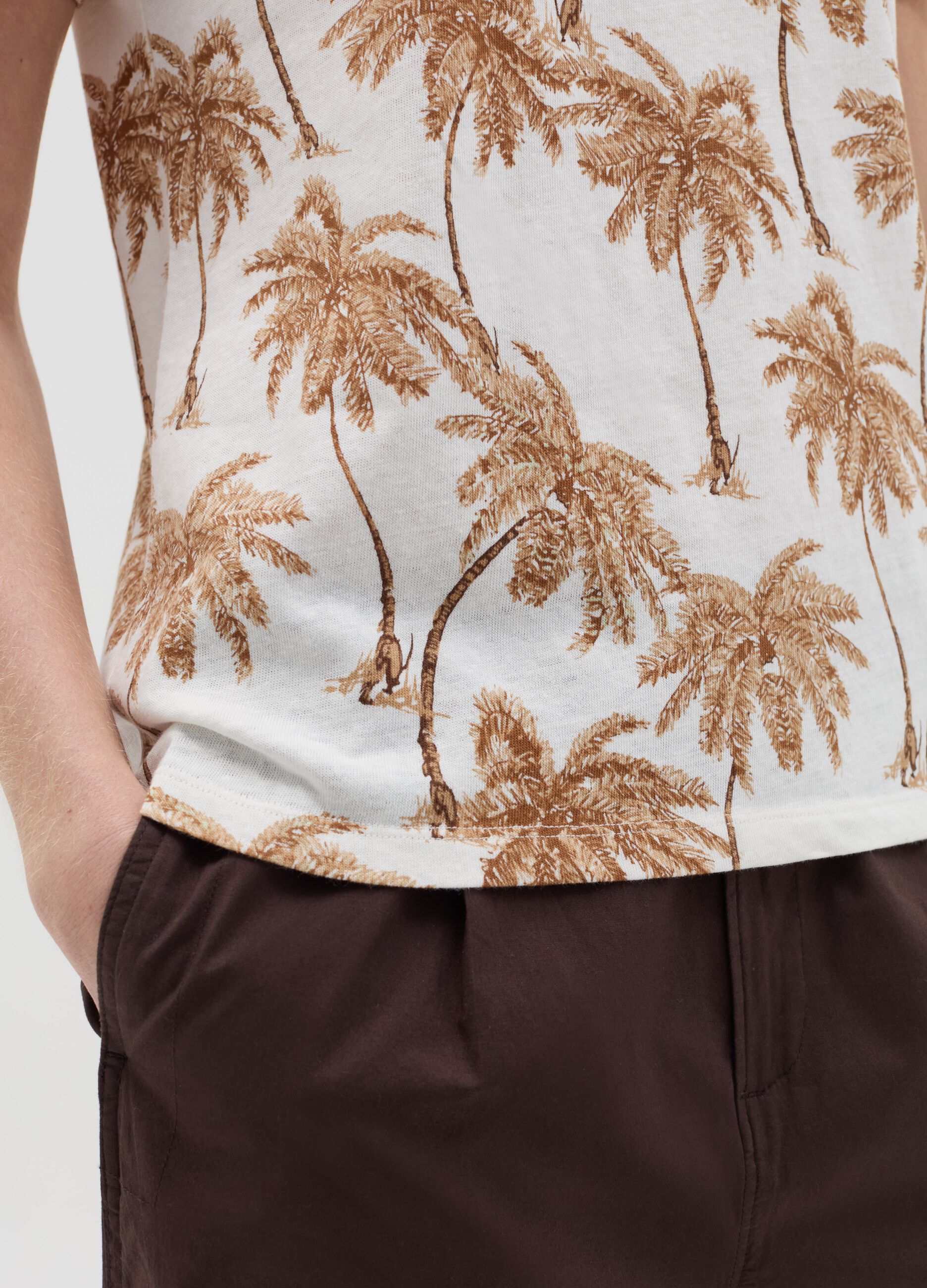 Beige T-shirt with palms print