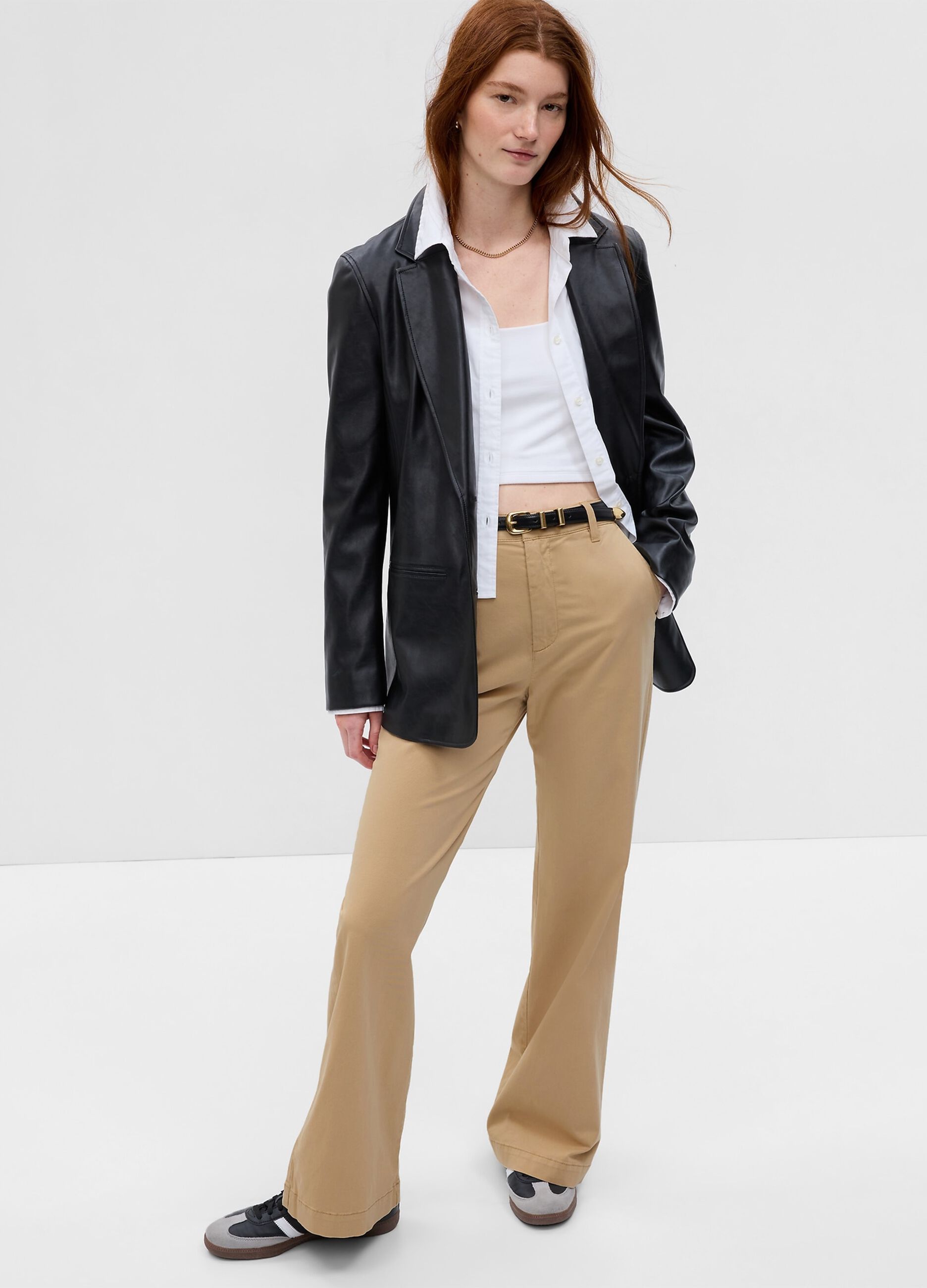 Pantaloni flare fit in cotone stretch