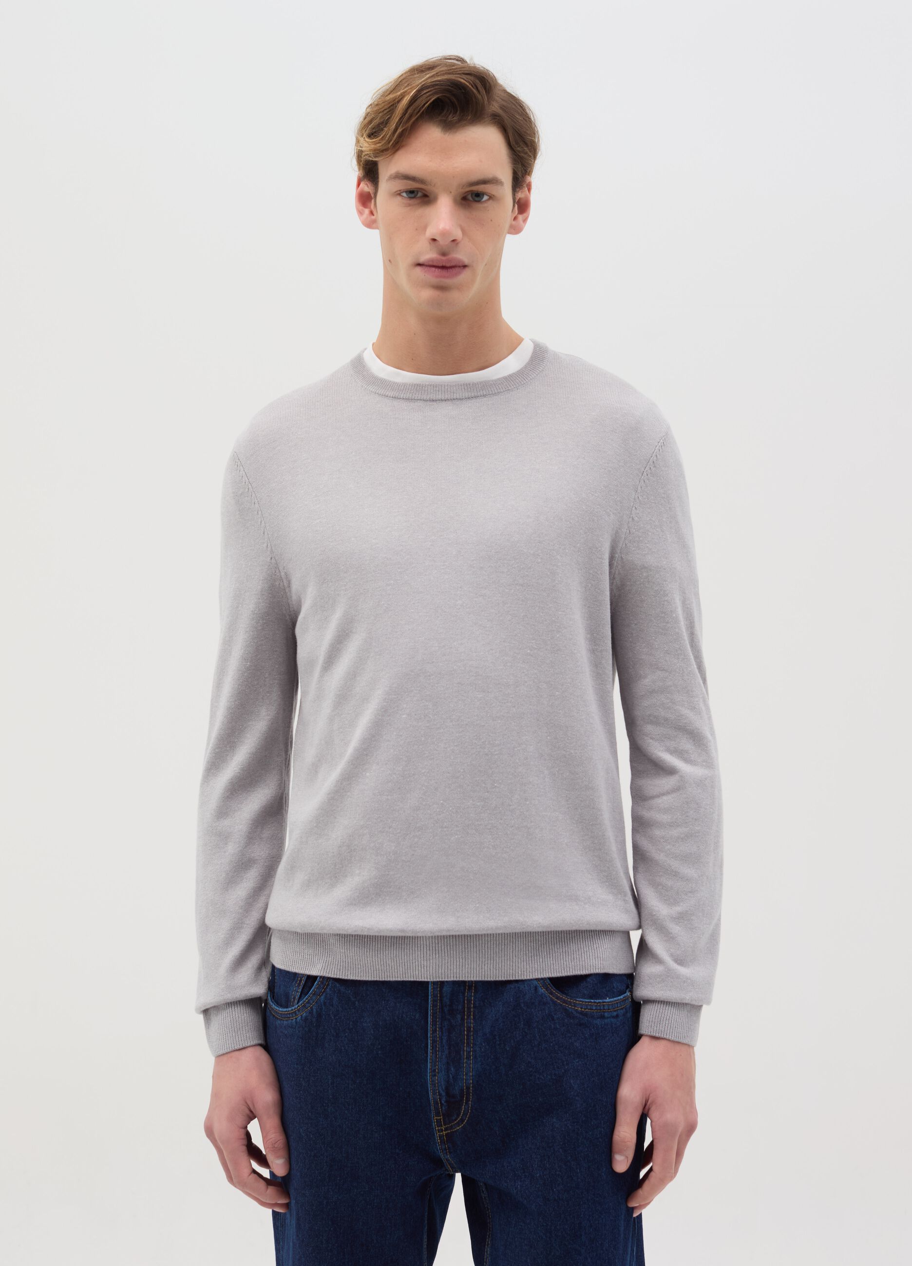 Round neck pullover