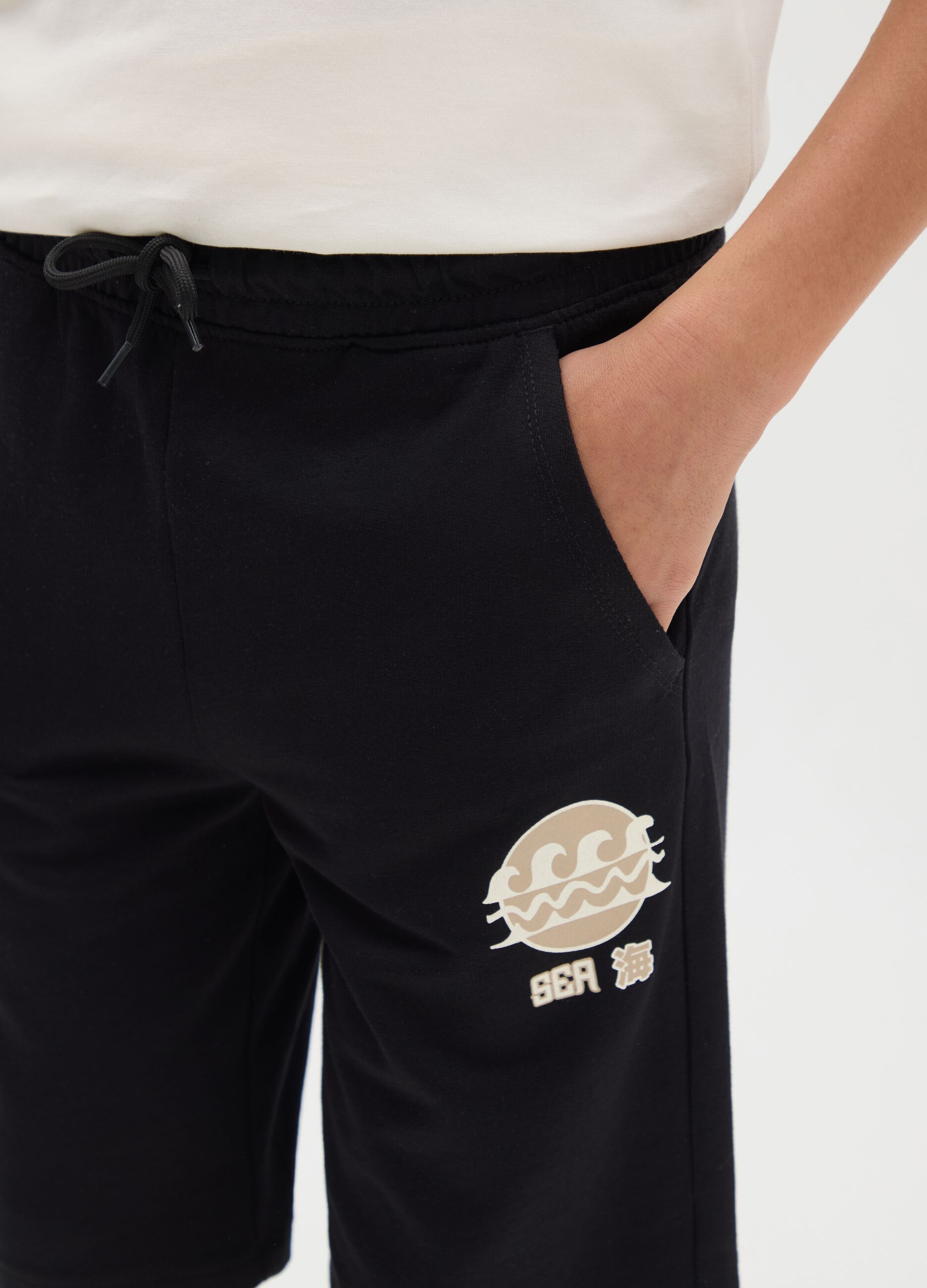Pantaloni corti da ragazzo in puro cotone nero regular fit