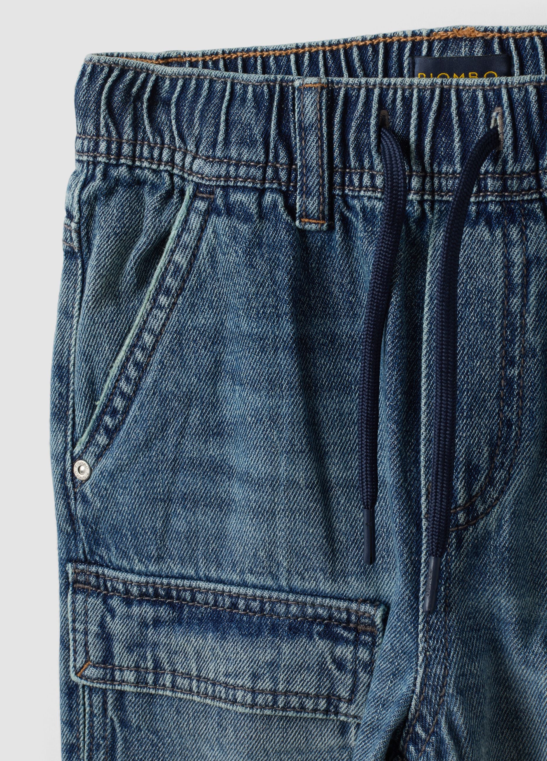 Jogger denim blu in misto cotone e viscosa relaxed fit per bambino