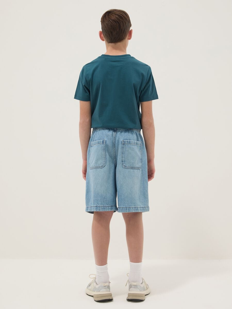 Boys&rsquo; blue denim shorts in cotton blend, straight fit_1