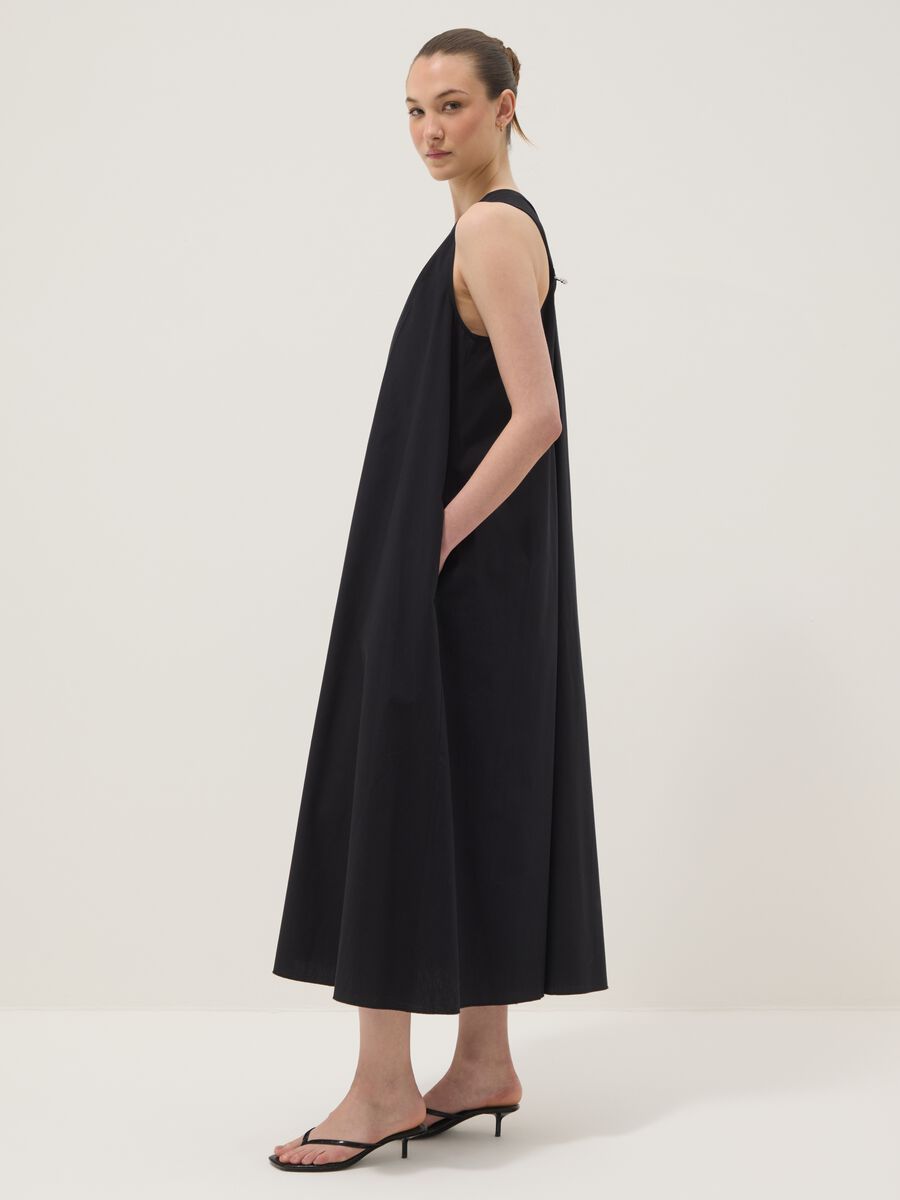Abito maxi nero in puro cotone con scollo a V_2