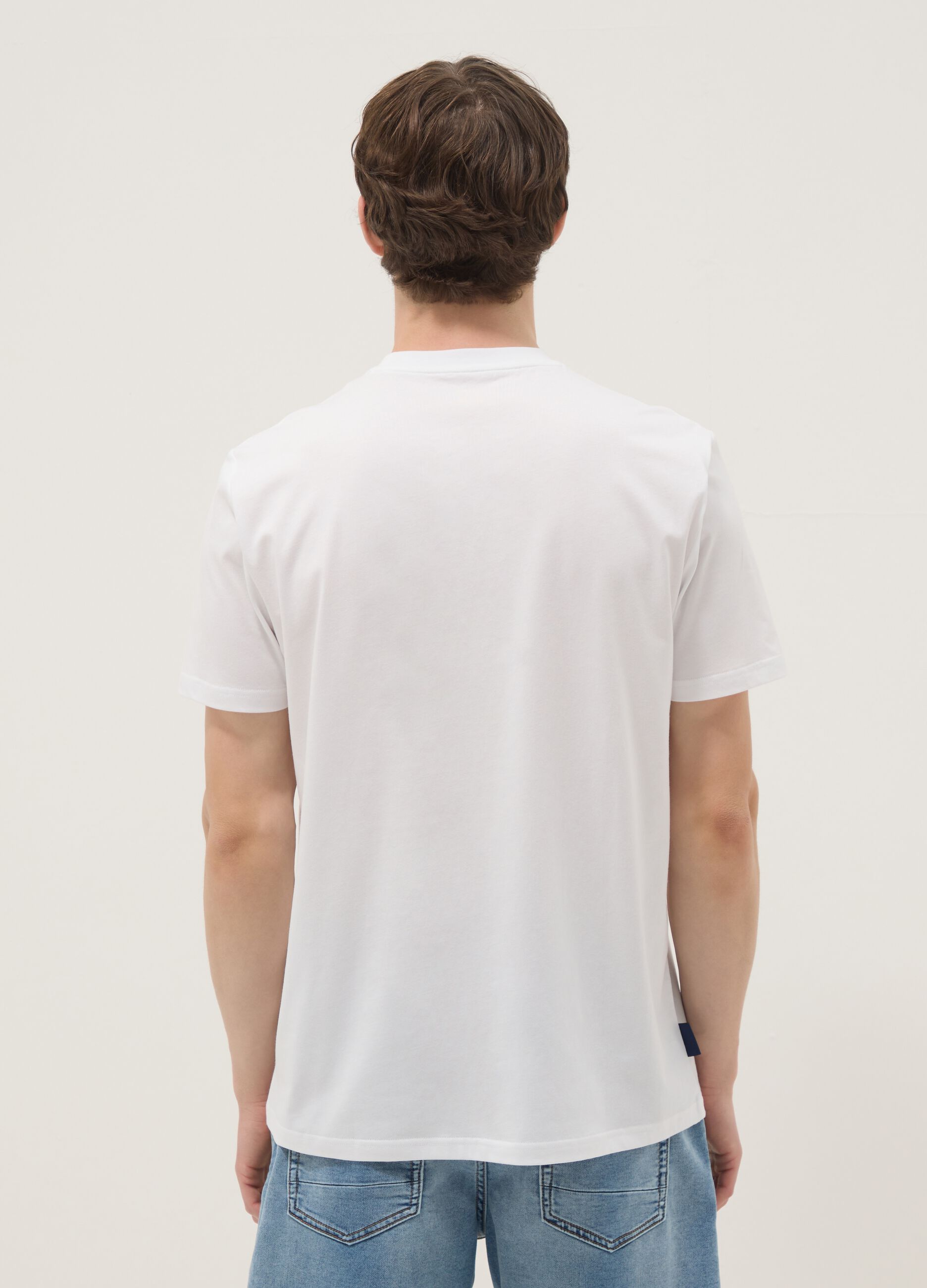 White pure cotton T-shirt with chest print, regular fit