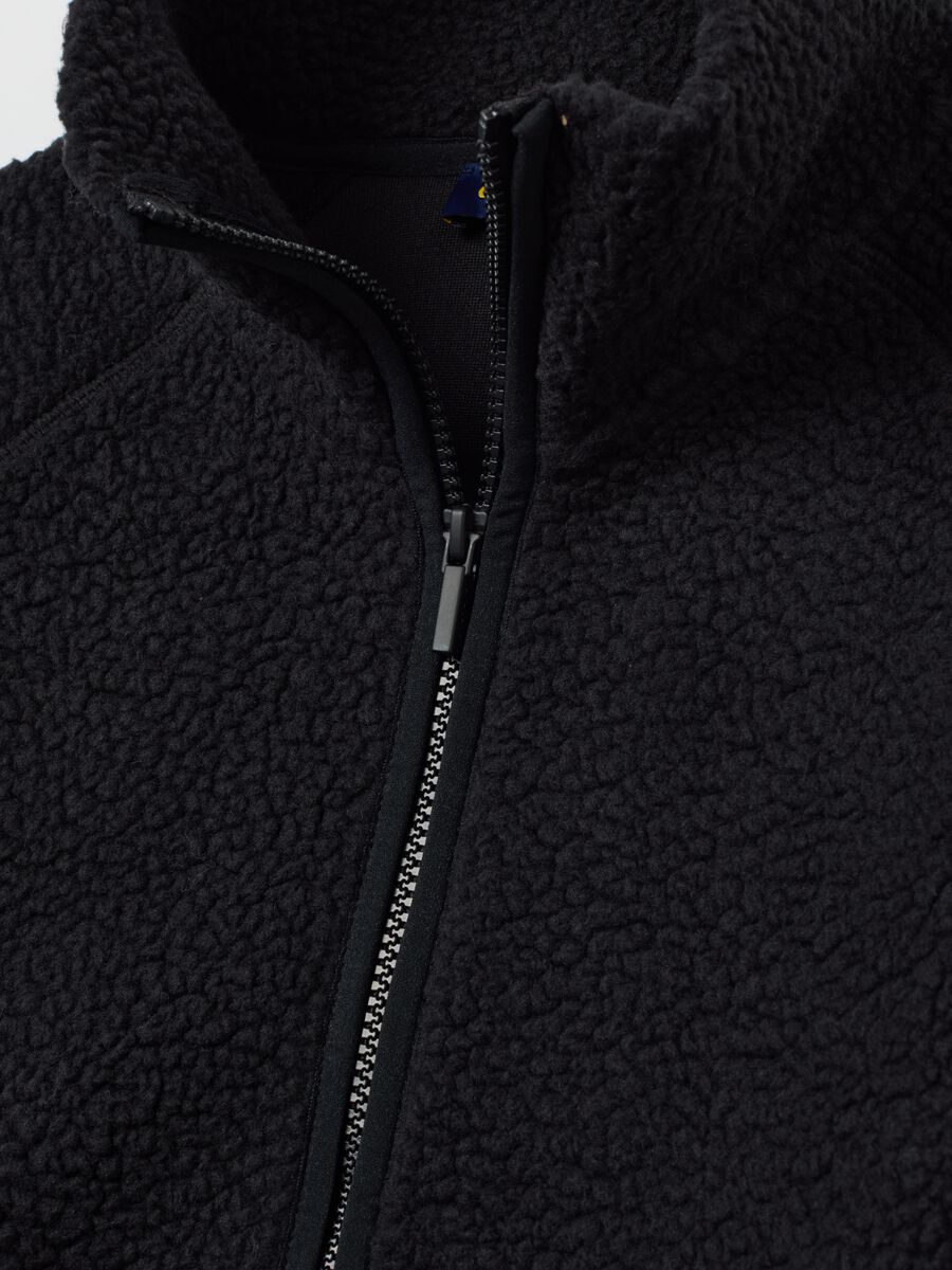 Felpa nera regular fit con zip_5