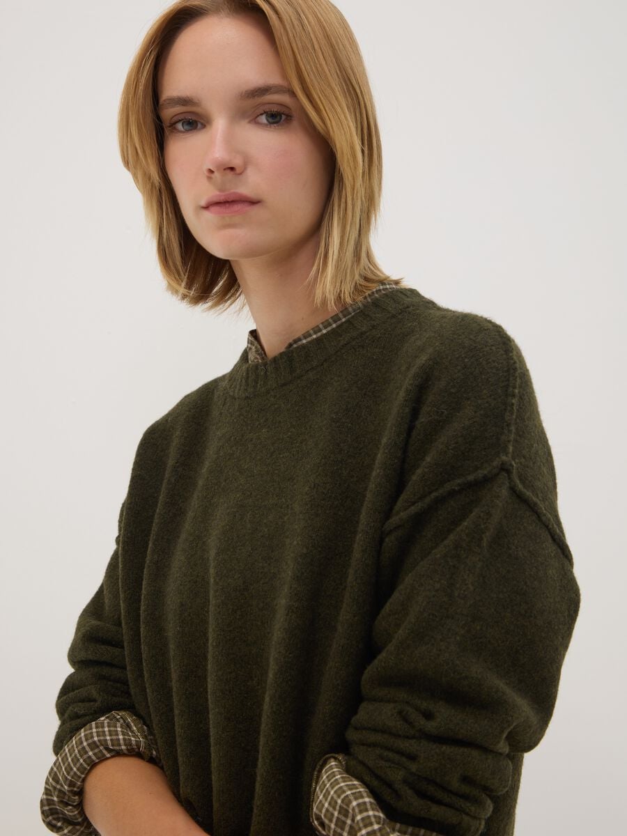 Green stretch crew-neck top_1