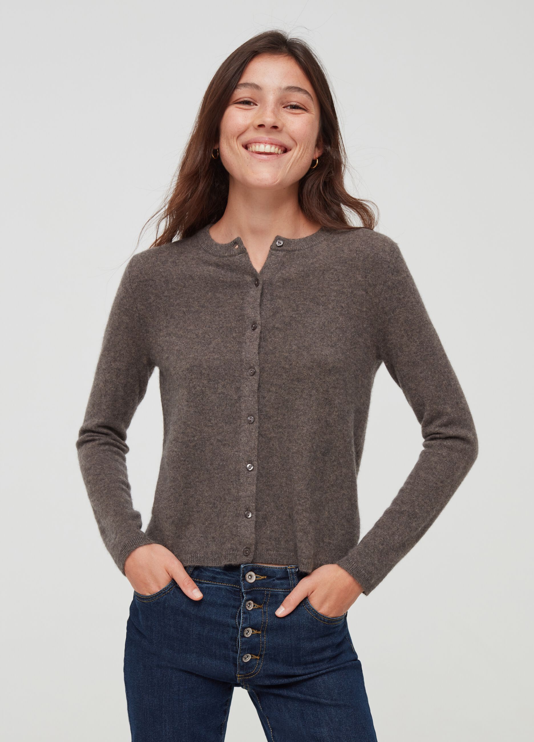 100% cashmere cardigan with round neck