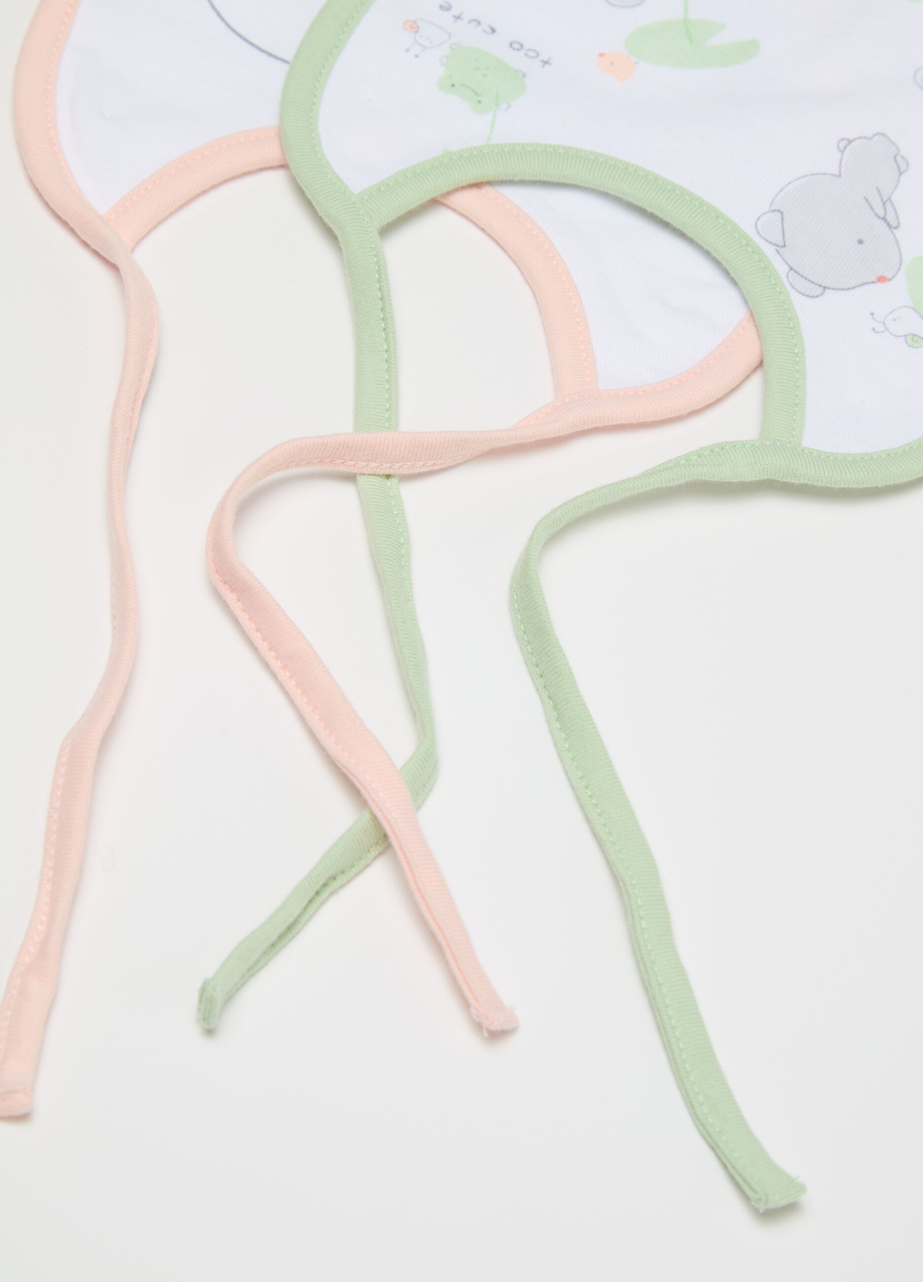 Two-pack bibs with ties and print