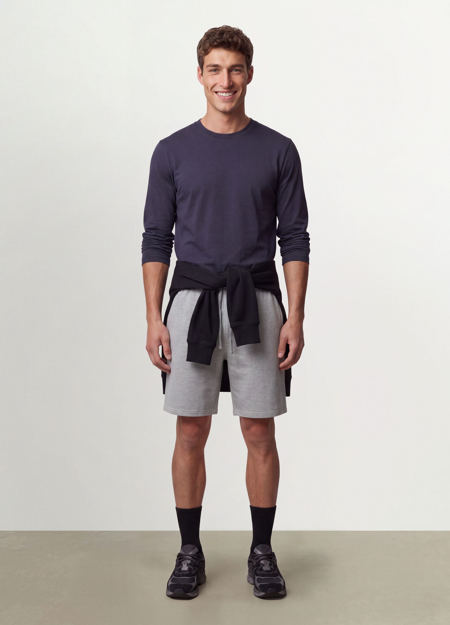 Grey long-sleeve crew-neck T-shirt in pure organic cotton