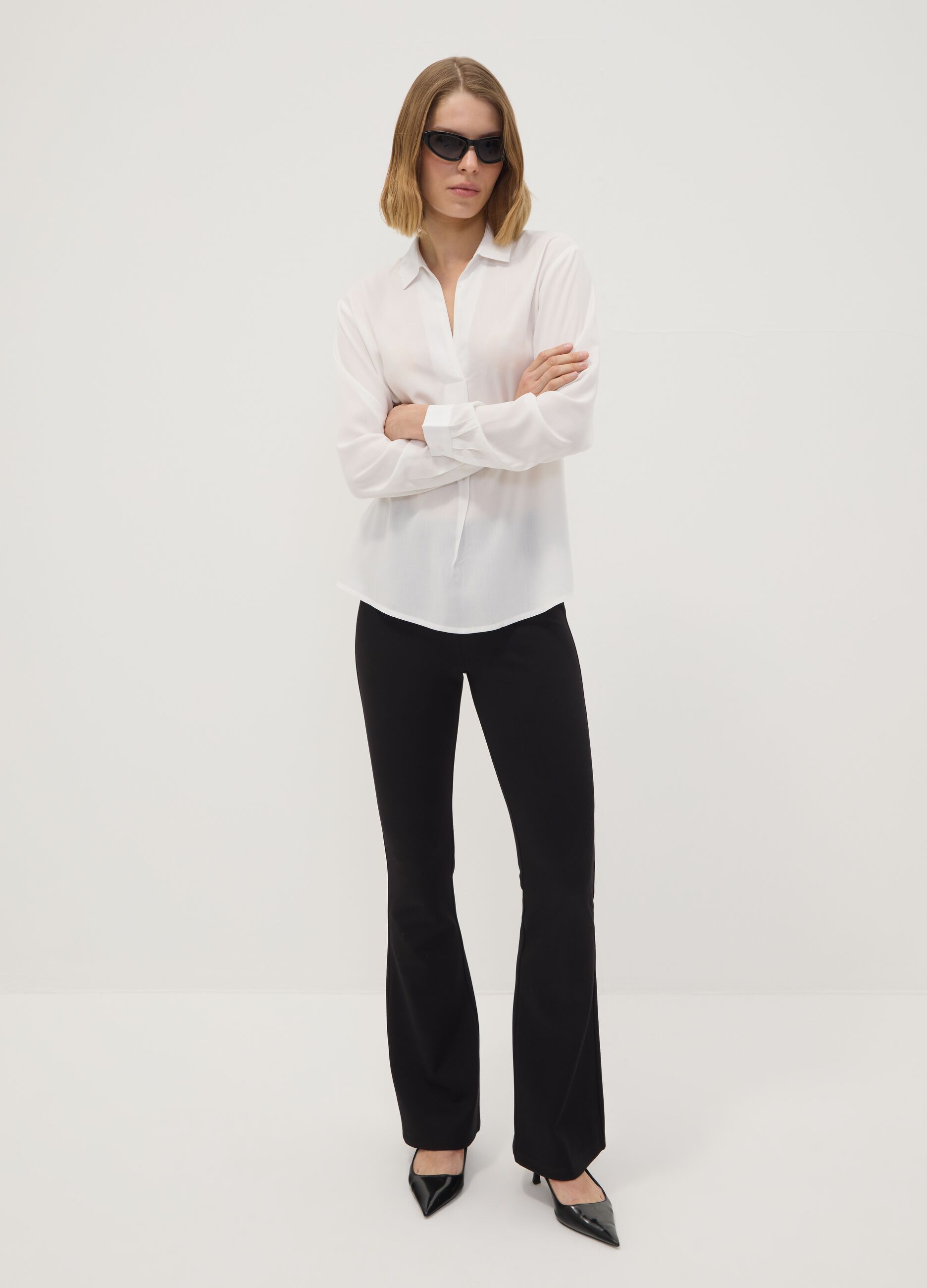 Camicia bianca in pura viscosa con colletto classico regular fit