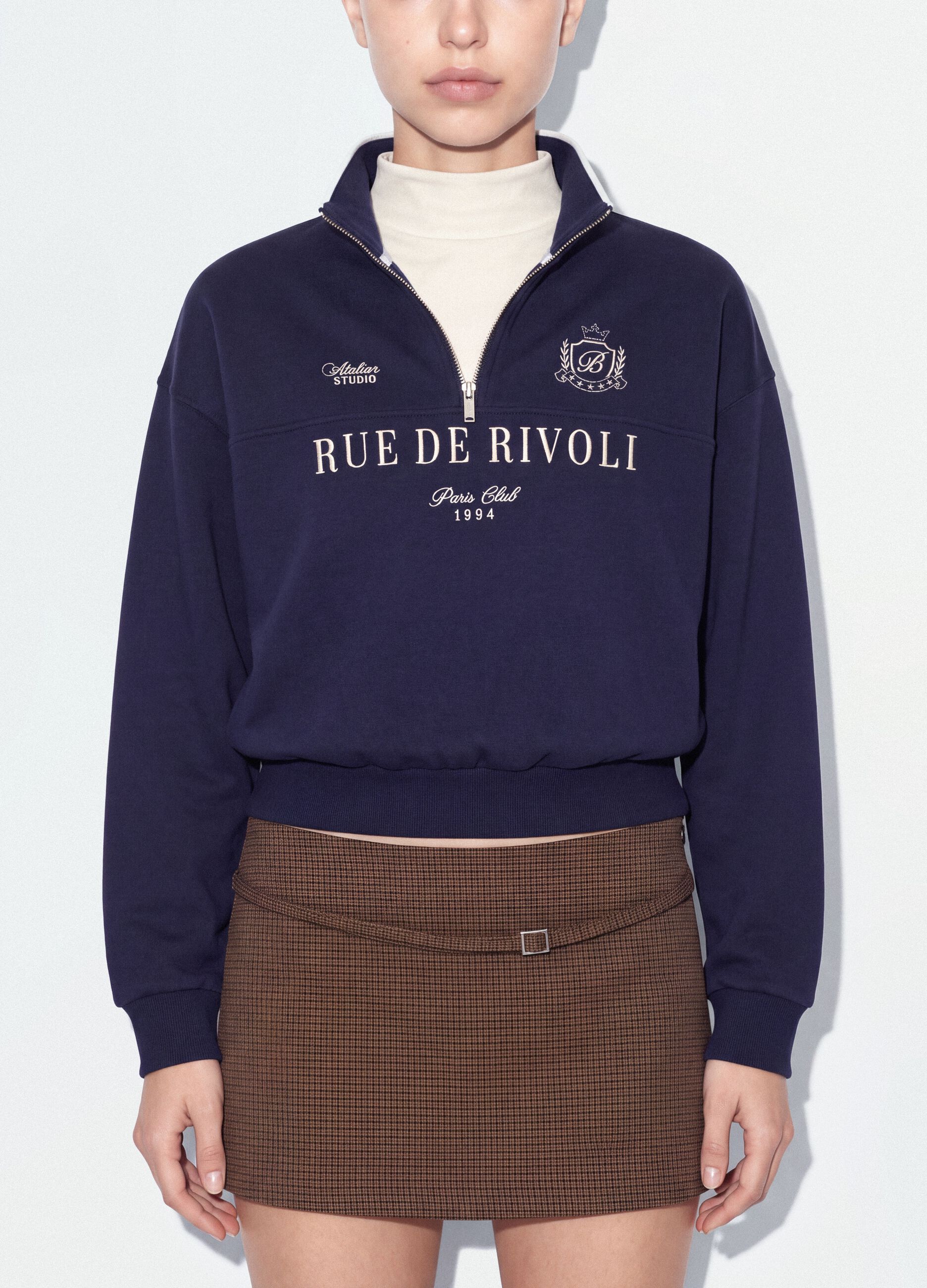 Blue half‑zip cotton‑blend sweatshirt with front lettering, regular fit