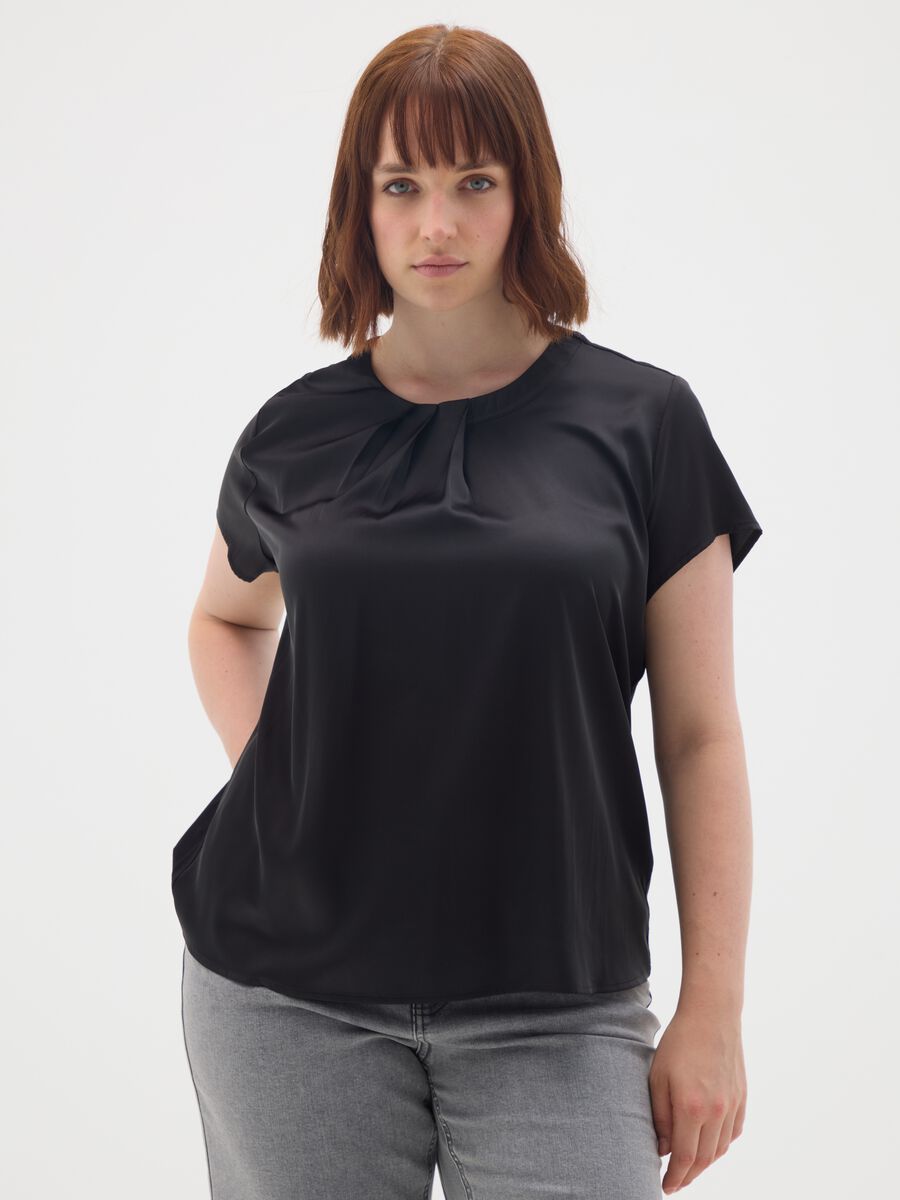 Black regular fit top with pleat_0