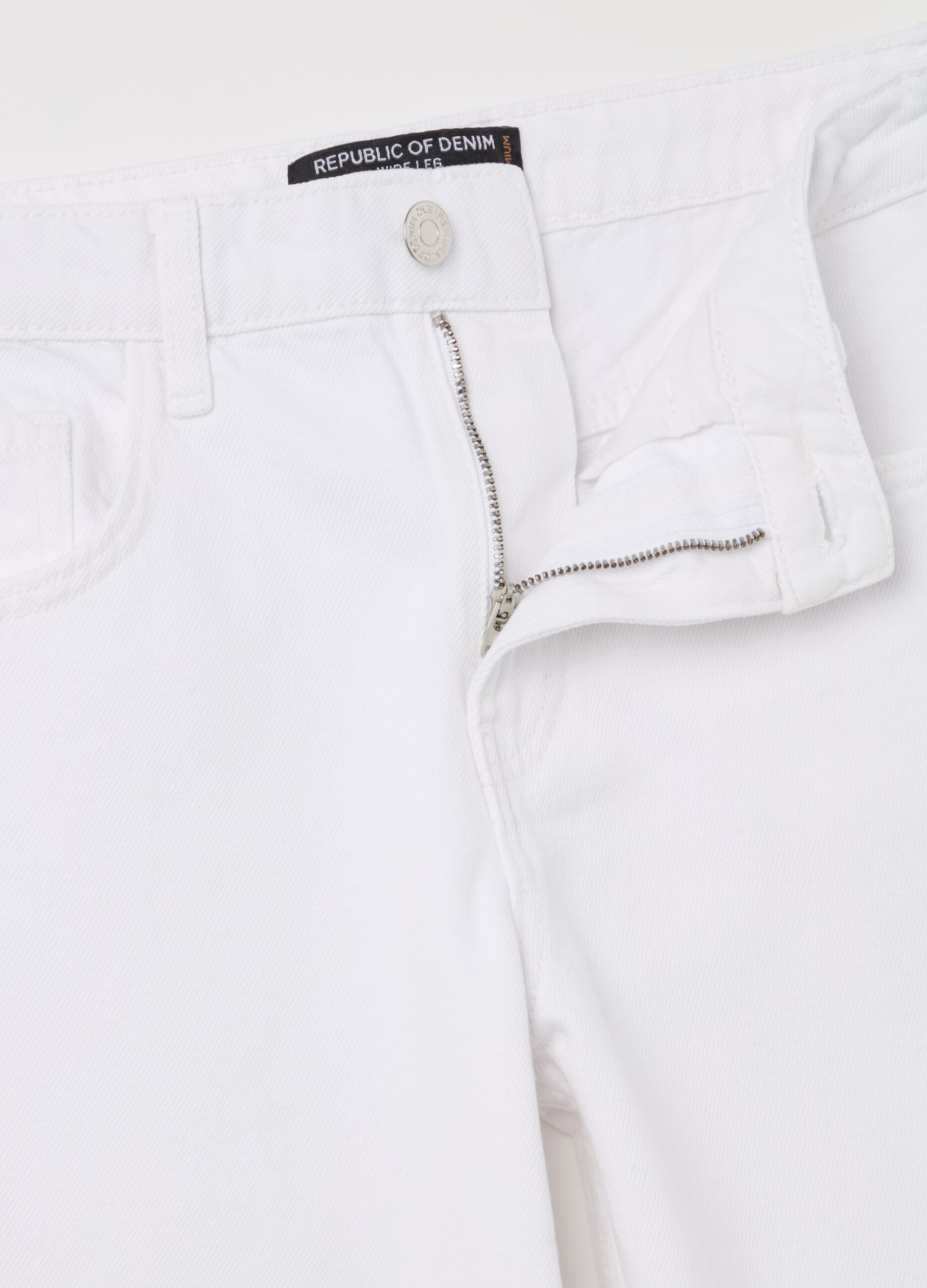 Jeans a gamba larga