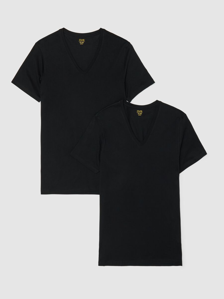 Two-pack undershirts with V neck_4