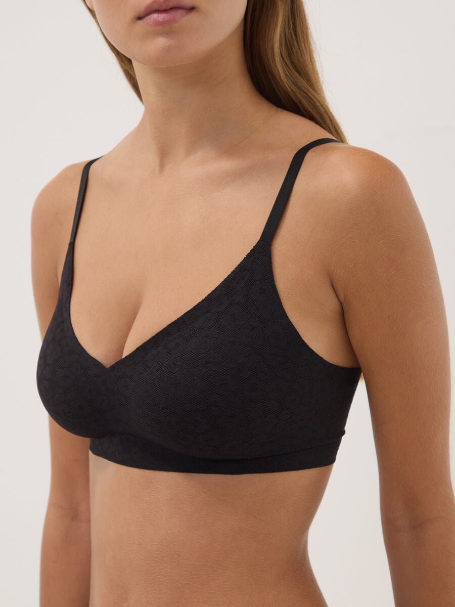 Black stretch-fabric bra with removable cups_2
