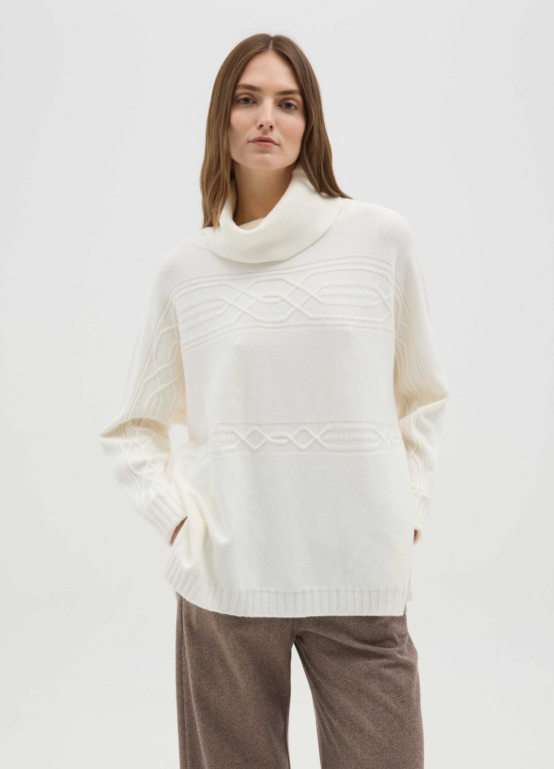 HYBRID, Maglione Bianco A Collo Alto Regular Fit Con Ricami, Donna, Bianco, Taglia: FASUL
