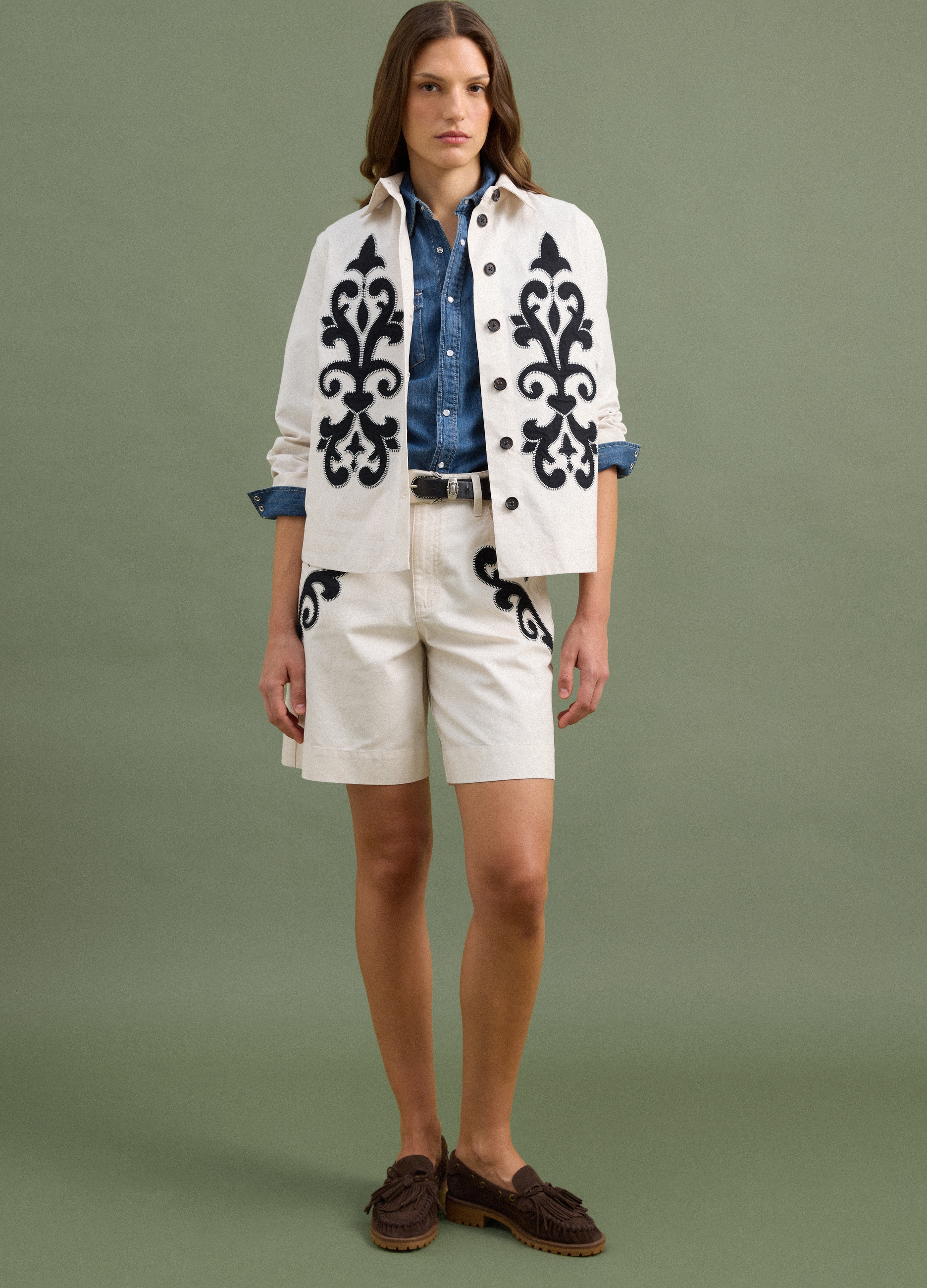 PIOMBO, Shorts Bianchi In Misto Lino E Lyocell Con Ricami A Contrasto Regular Fit, Donna, Bianco, Taglia: 42