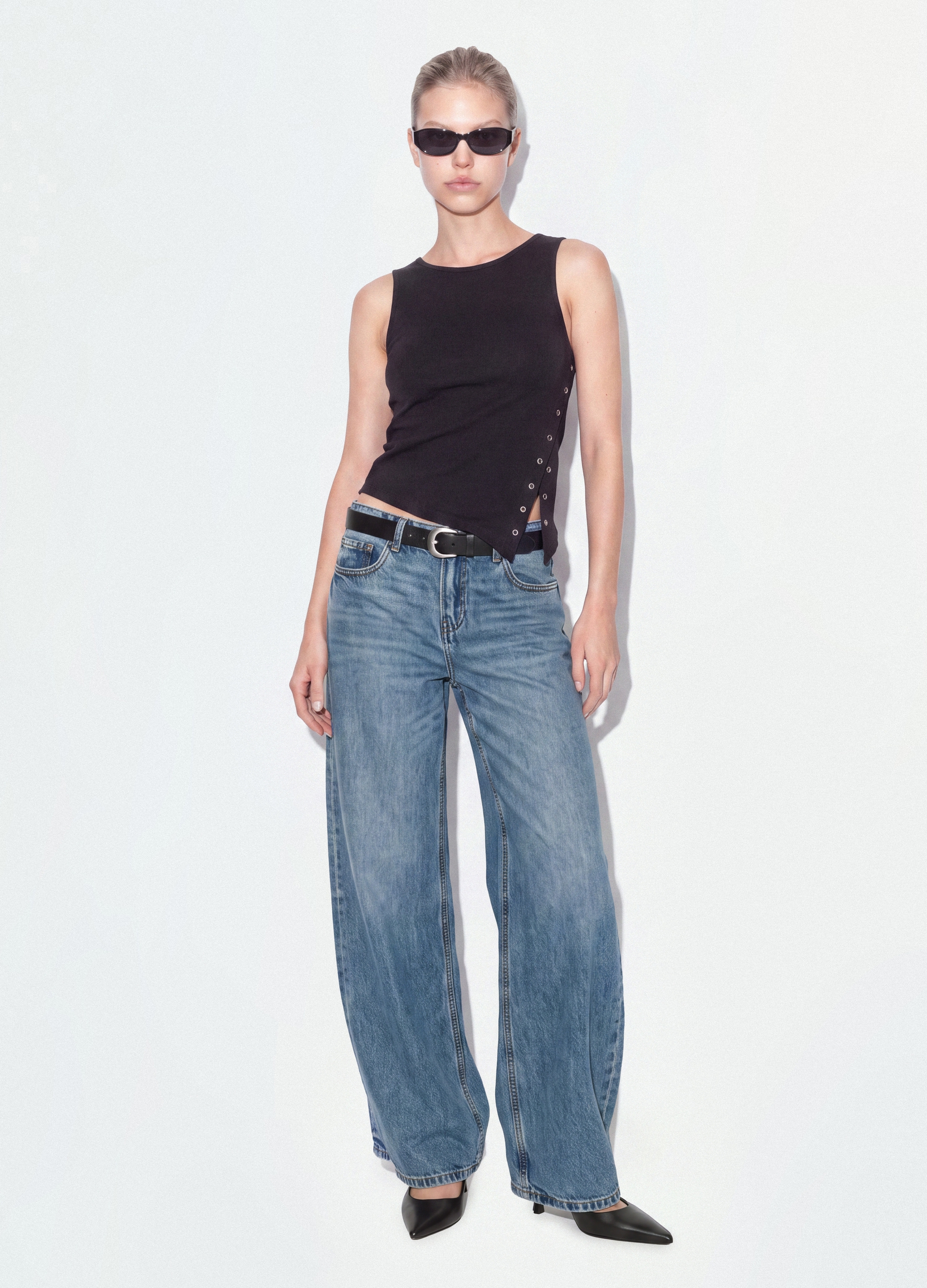 B.ANGEL, Top Nero In Cotone Elasticizzato Con Orlo Asimmetrico E Occhielli Metallici, Donna, Nero, Taglia: XS