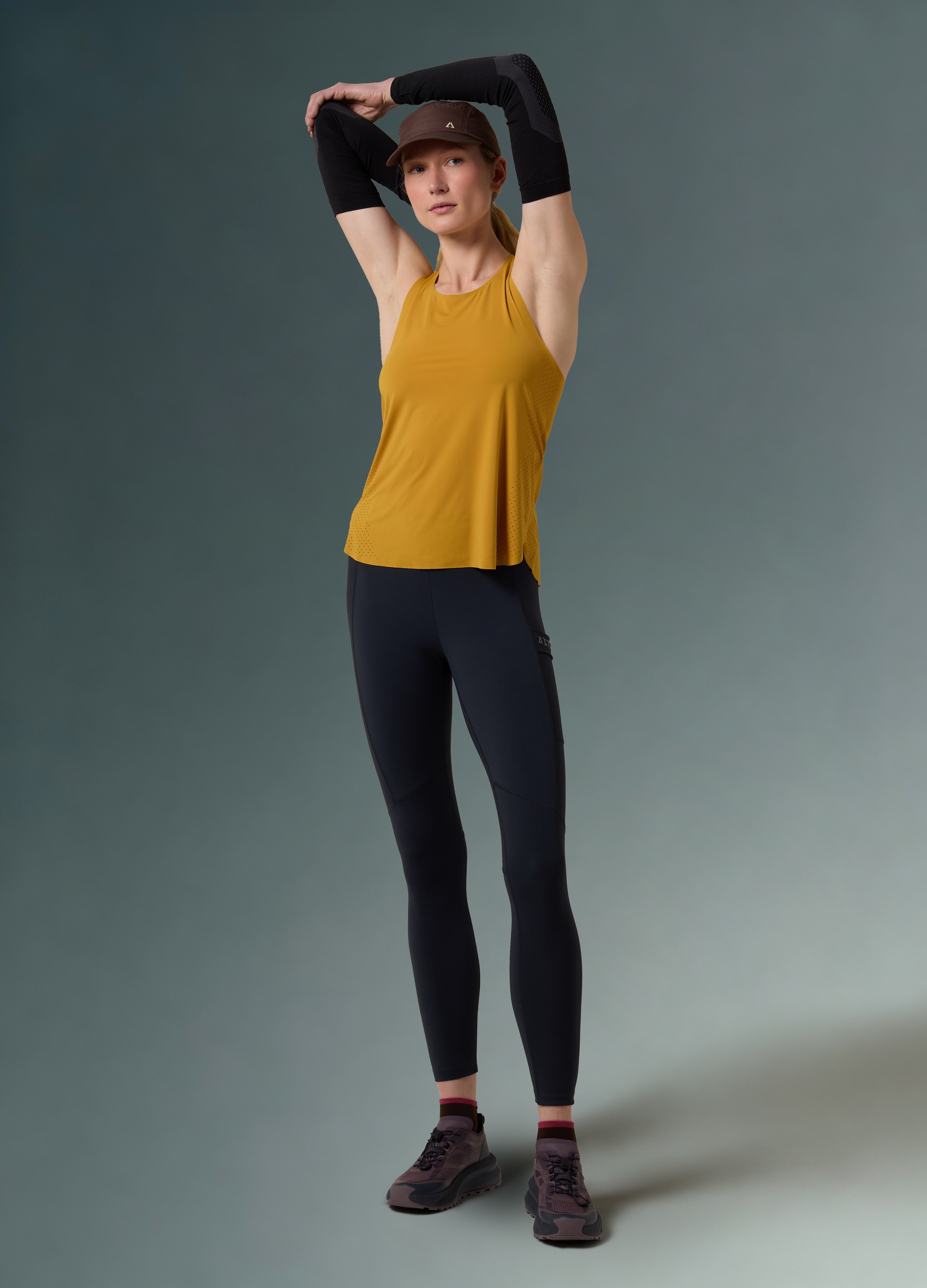 ALTAVIA, Camiseta Técnica Con Inserciones Laterales Altavia With Deborah Compagnoni, Mujer, Amarillo ocre, Talla: 38