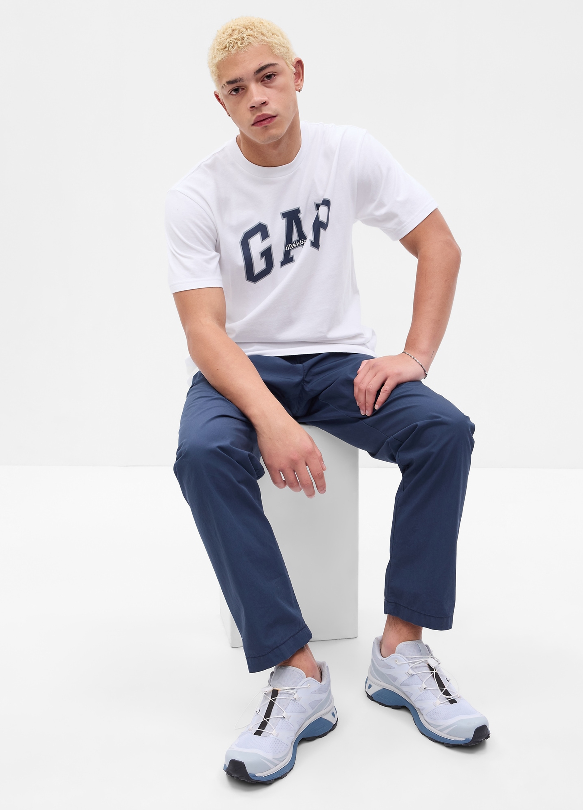 GAP, T-shirt Con Stampa Logo Athletics, Uomo, Bianco, Taglia: XS